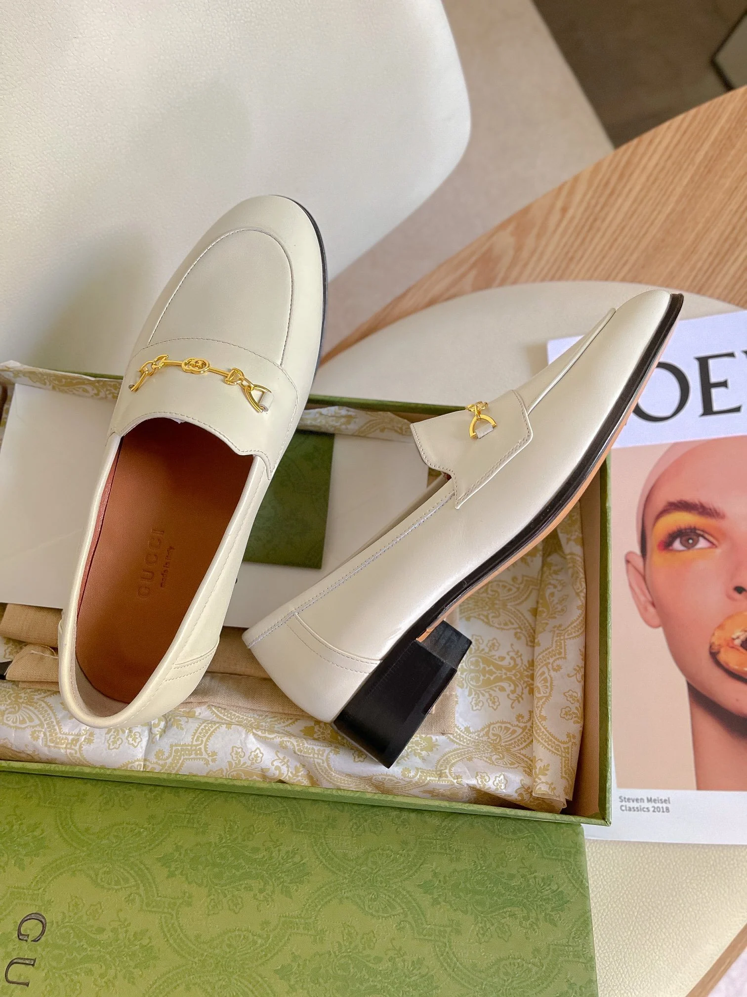 Классические уличные лоферы Gucci с пряжкой