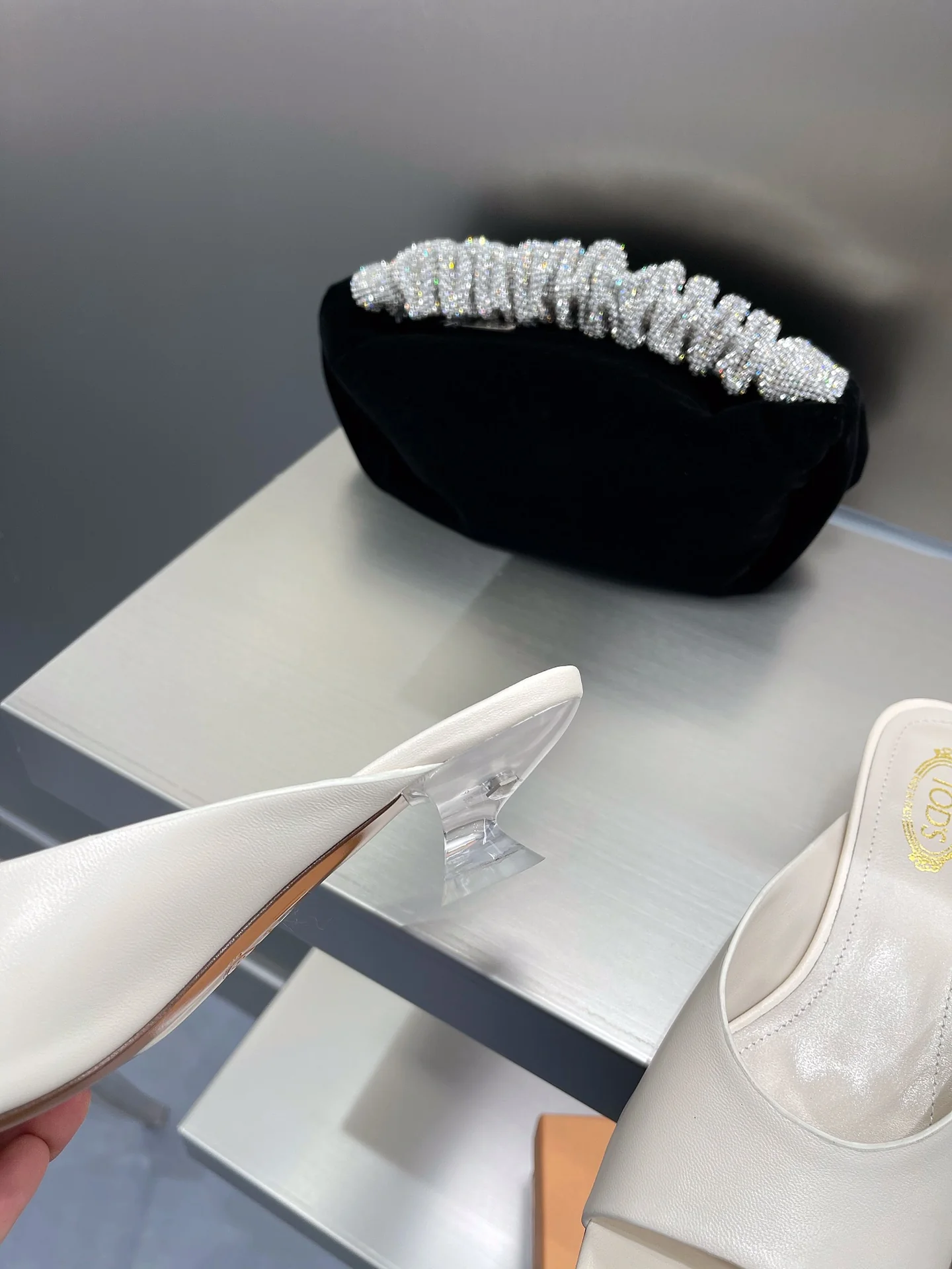 Tods - Открытые тапочки на низком каблуке