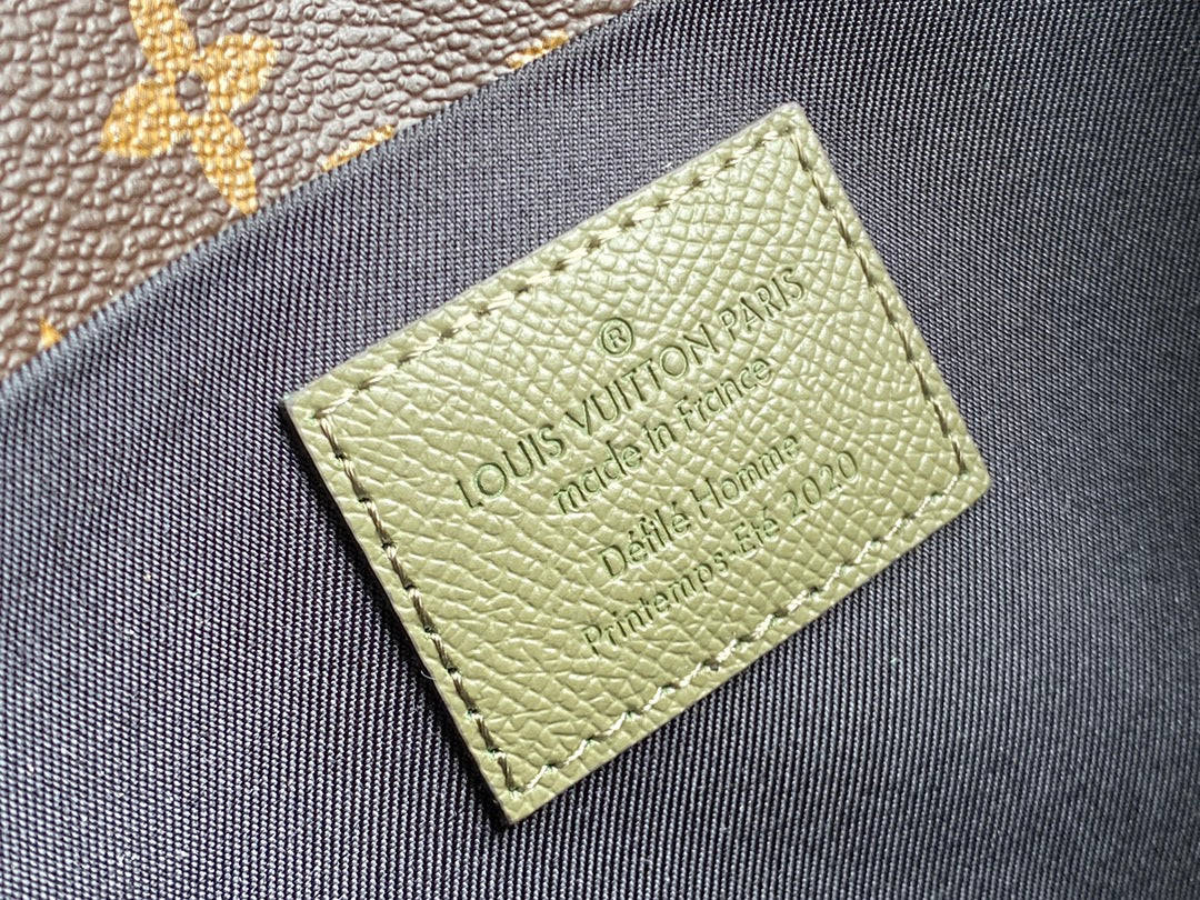 lv-m30583-pochette-voyage-сумочка-пароход