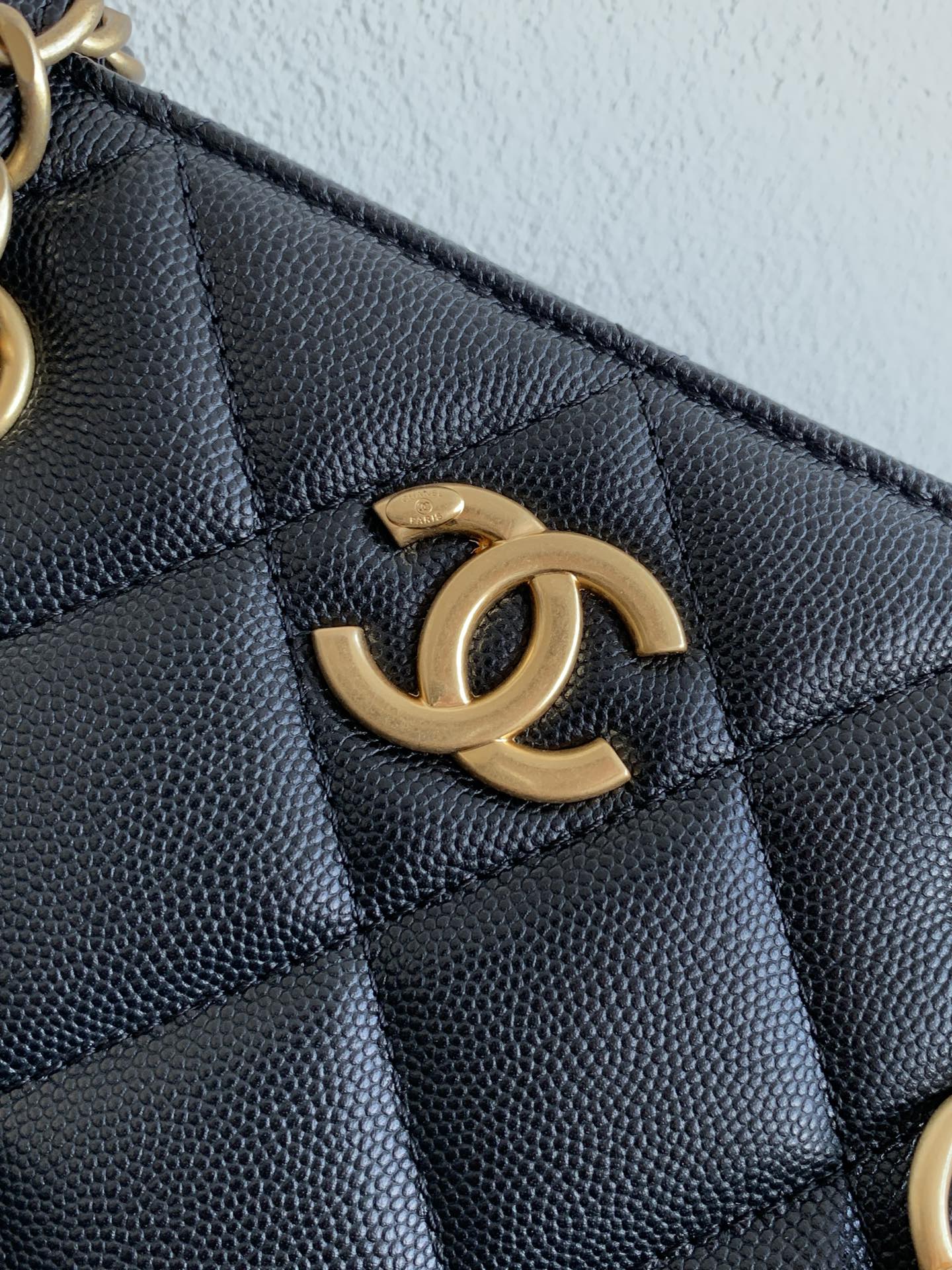 Сумка-тоут Chanel Two-in-One Letter Tote Bag - черная