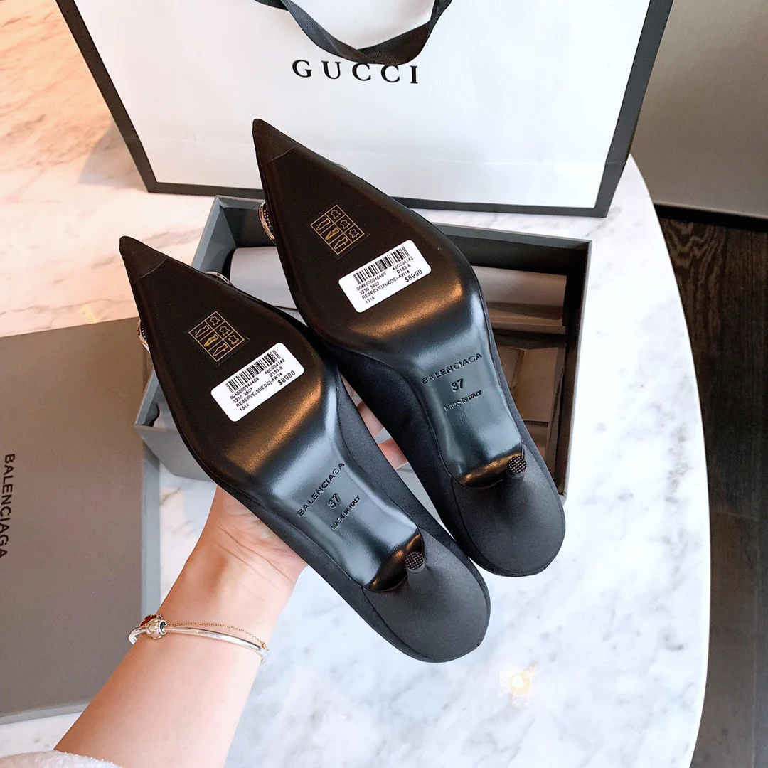 Balenciaga - Туфли на каблуке с острым носком