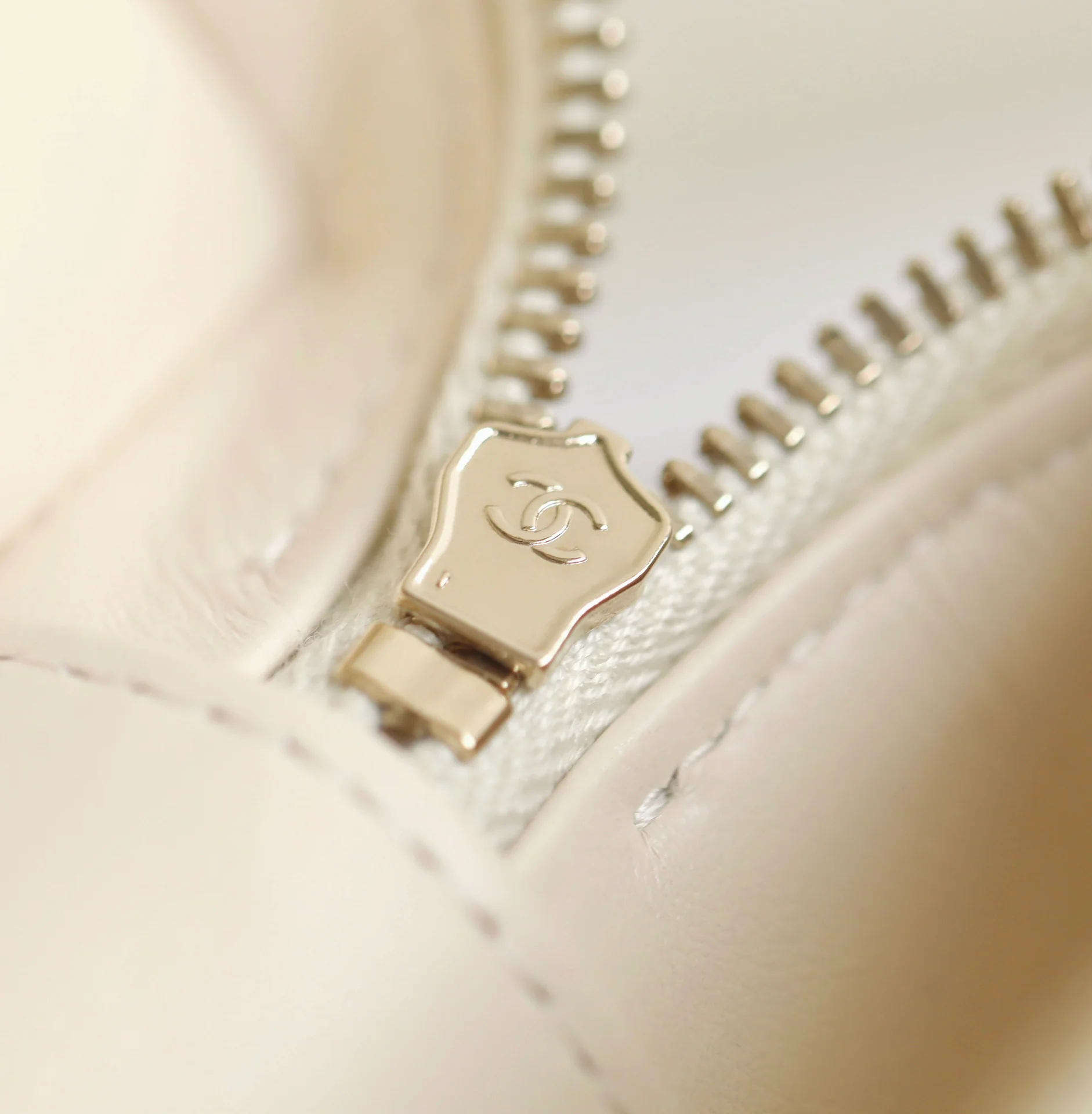 Клатч Chanel LP Box Clutch - кремовый