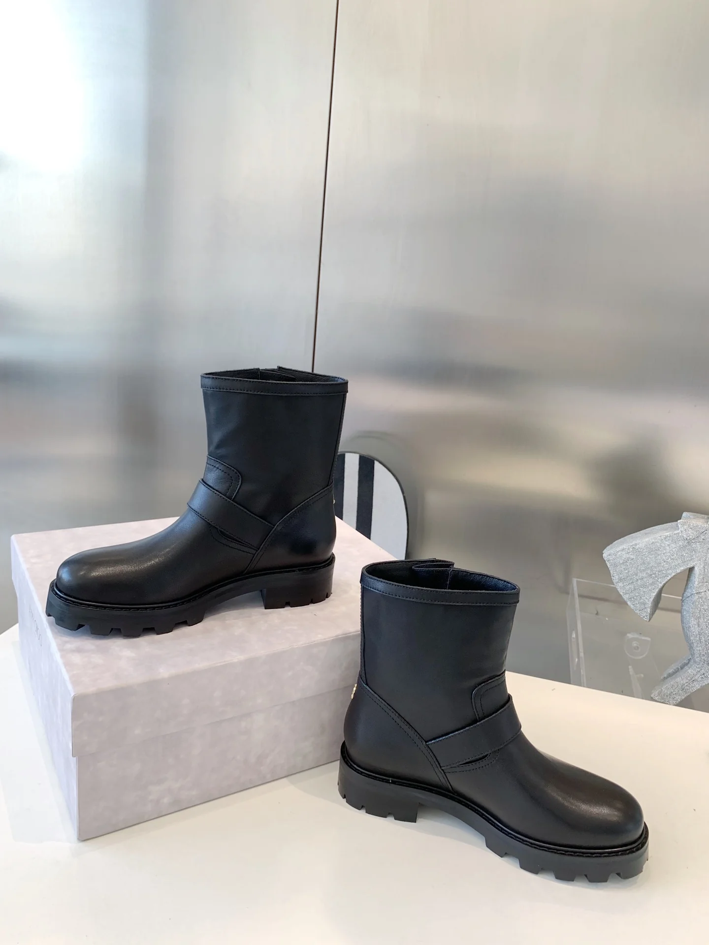 Jimmy - Новинка 2022 года - Кожаные ботильоны