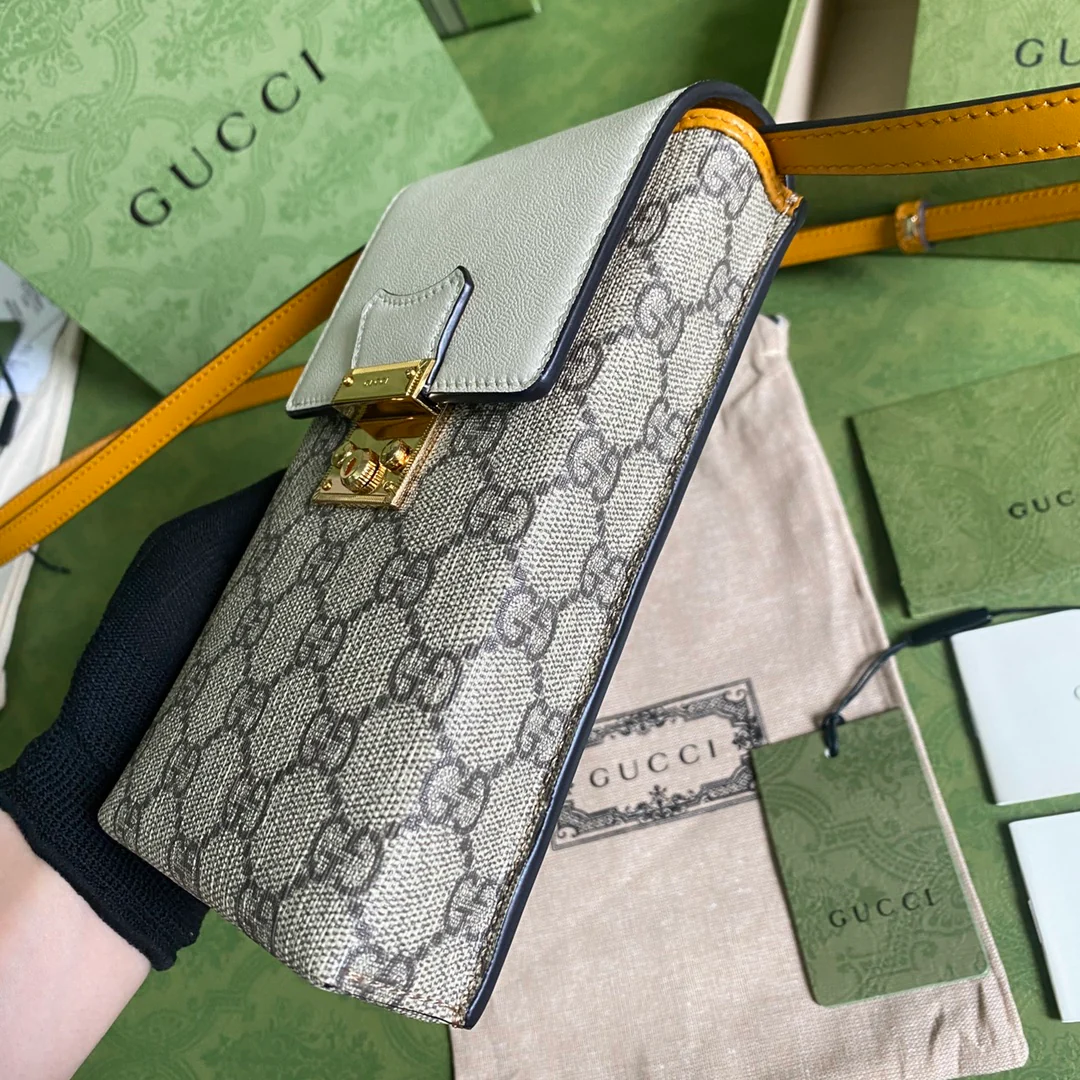 Сумка для телефона Gucci с цепочкой и замком