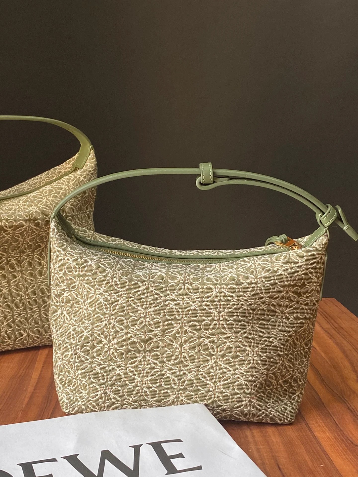 Ланч-бокс Loewe Cubi, маленький, из белой ткани с вышивкой, 1 шт.