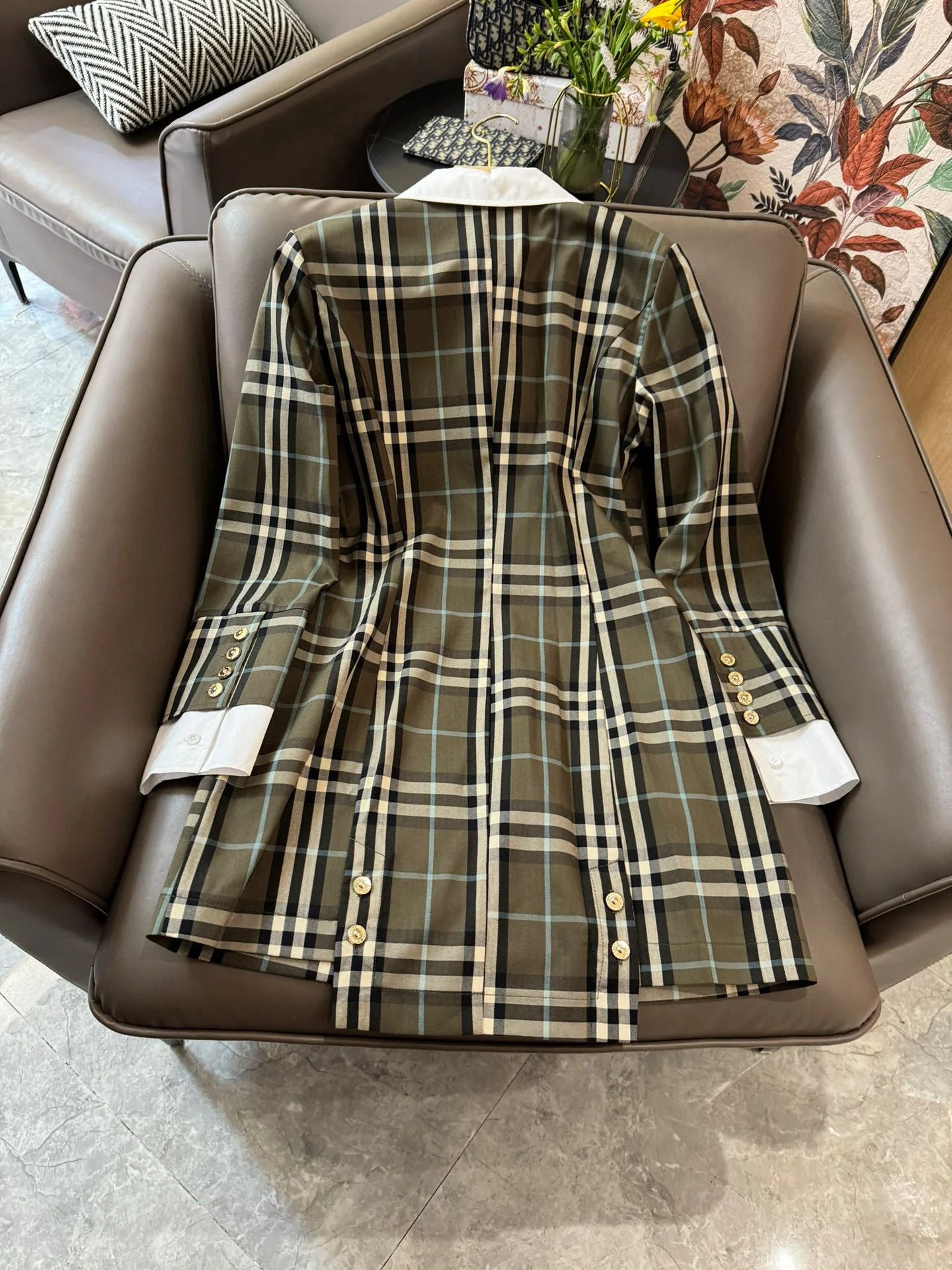 Платье Burberry 2403-24ss в клетку, оливково-зеленое.