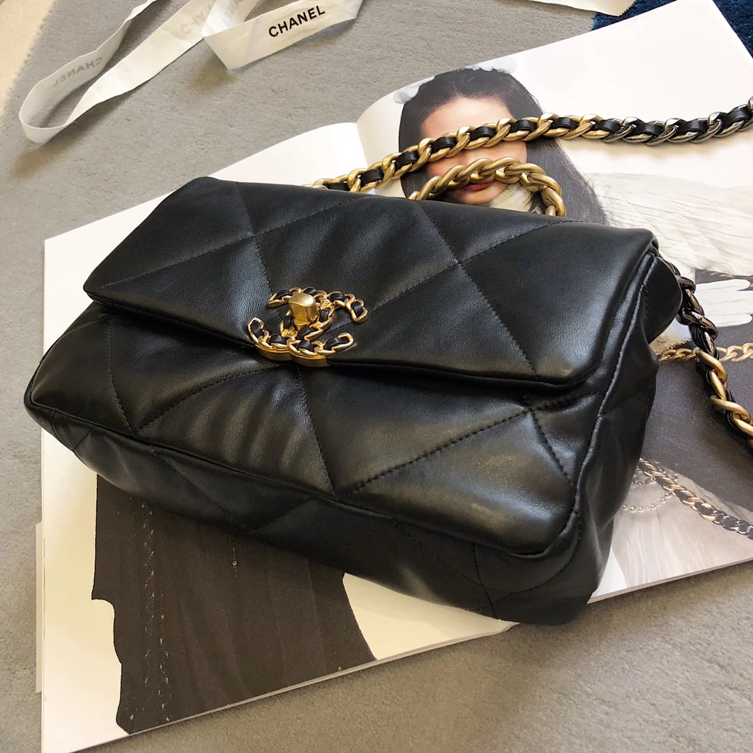Маленькая сумочка Chanel 19bag - черная