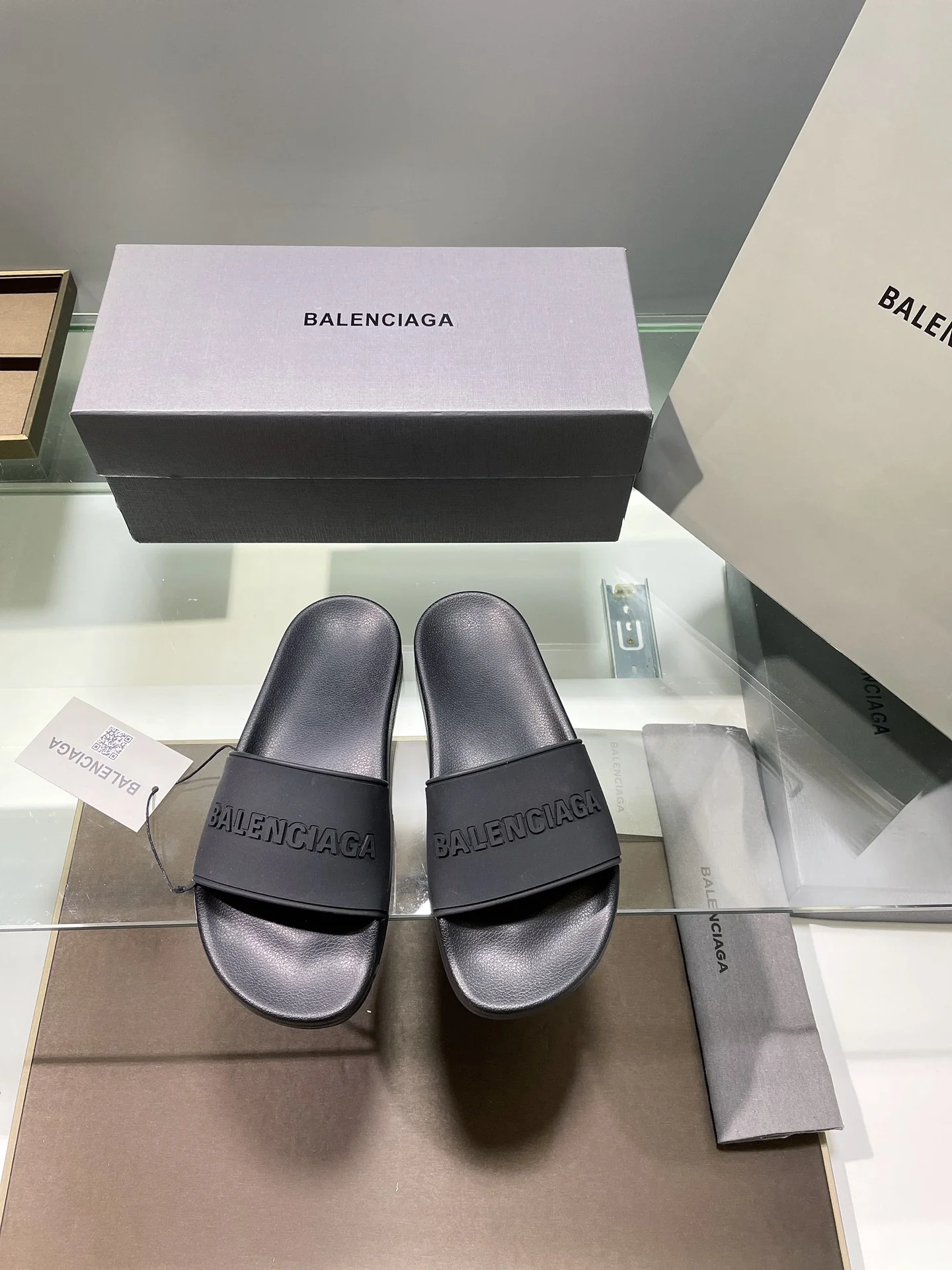Новые модели Balenciaga 2022 года - тапочки с эффектом памяти и улучшенной упругостью - размер 12