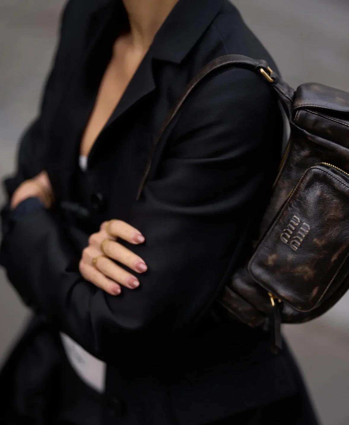 Сумка-карман Miu Miu из кожи наппа — винтажный коричневый