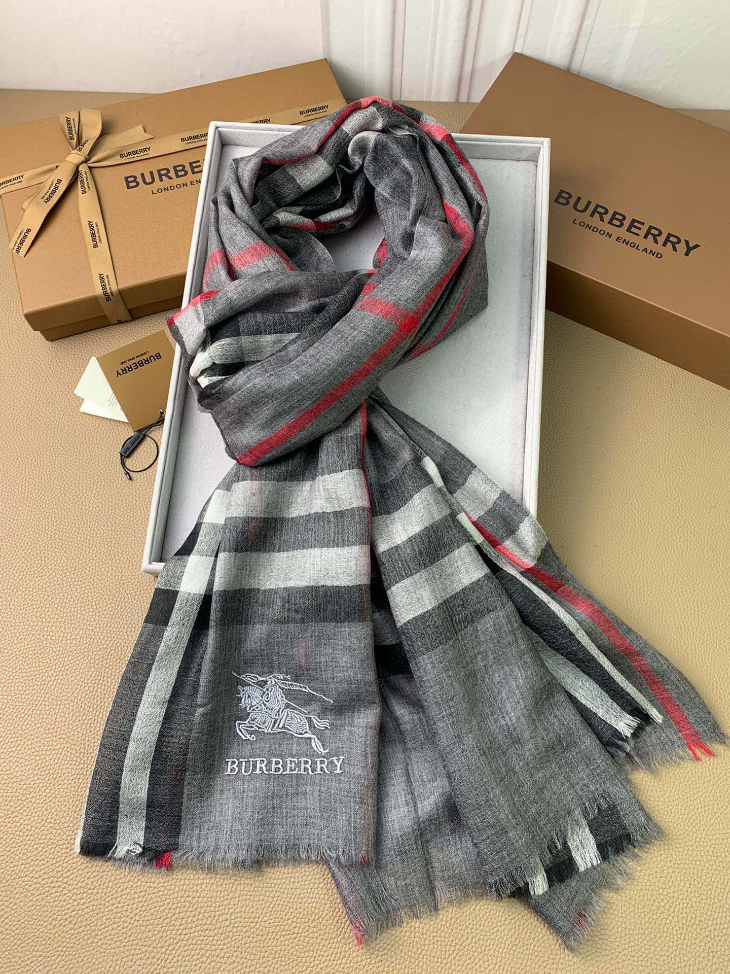 Кашемировый клетчатый шарф Burberry - Aquatic Cashmere, ультратонкий, 300 нитей - серый
