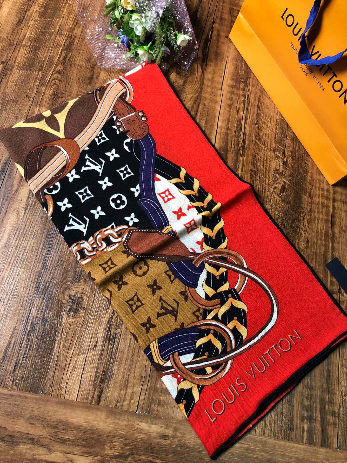 Классический квадратный шарф LV - 140 см - 70% кашемир - 30% шелк