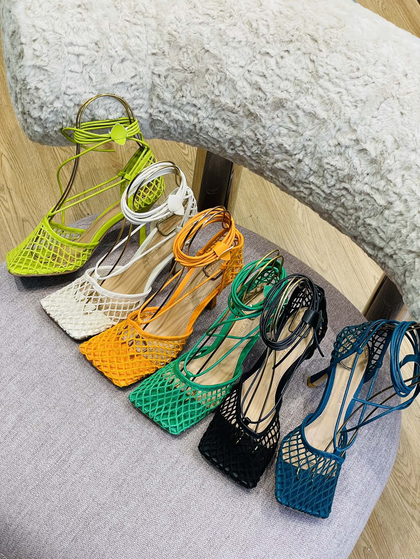 BV - Коллекция сандалий и туфель на каблуках