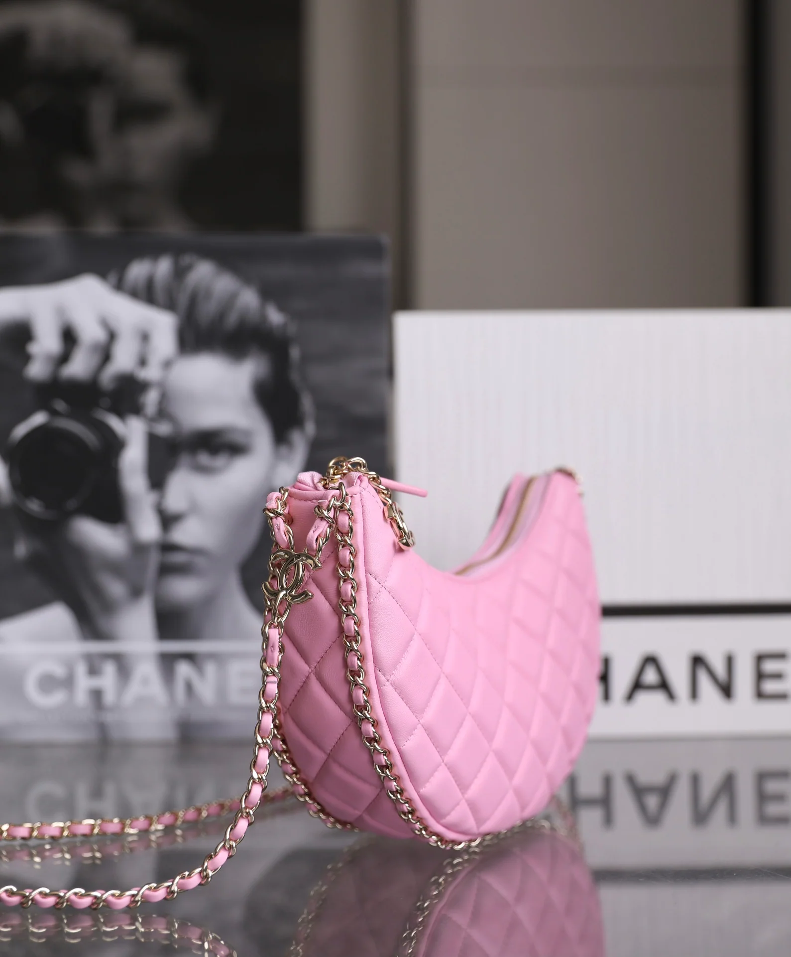 Новинка сезона весна/лето 2023 от Chanel - сумка ?Полумесяц? - маленькая - розовая