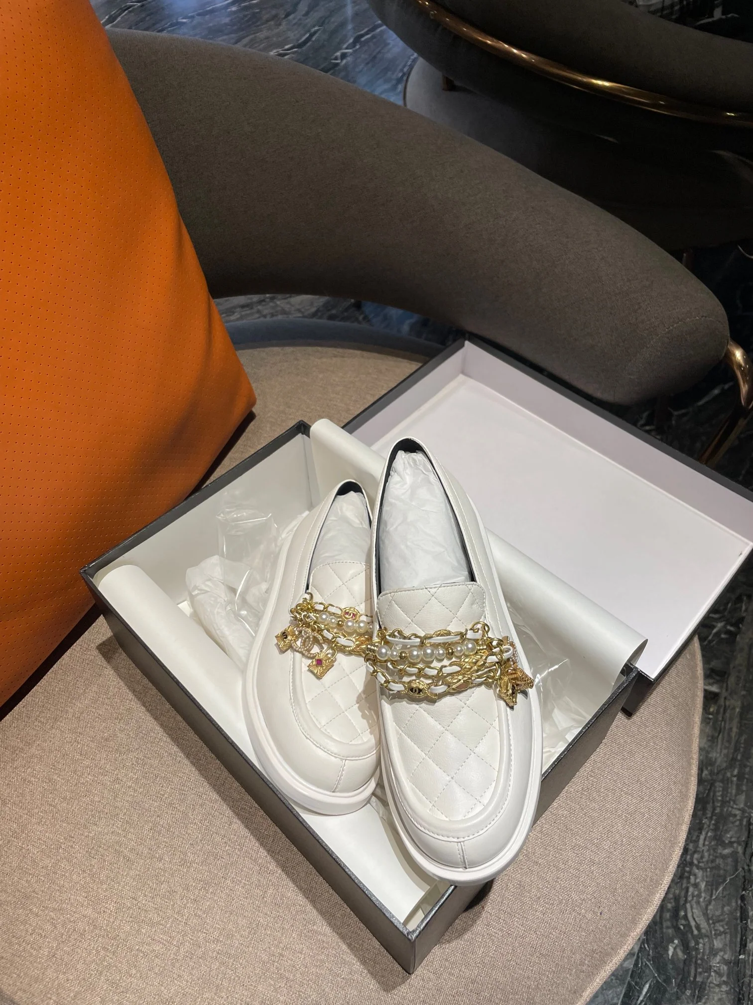 Chanel - Кожа - Белый