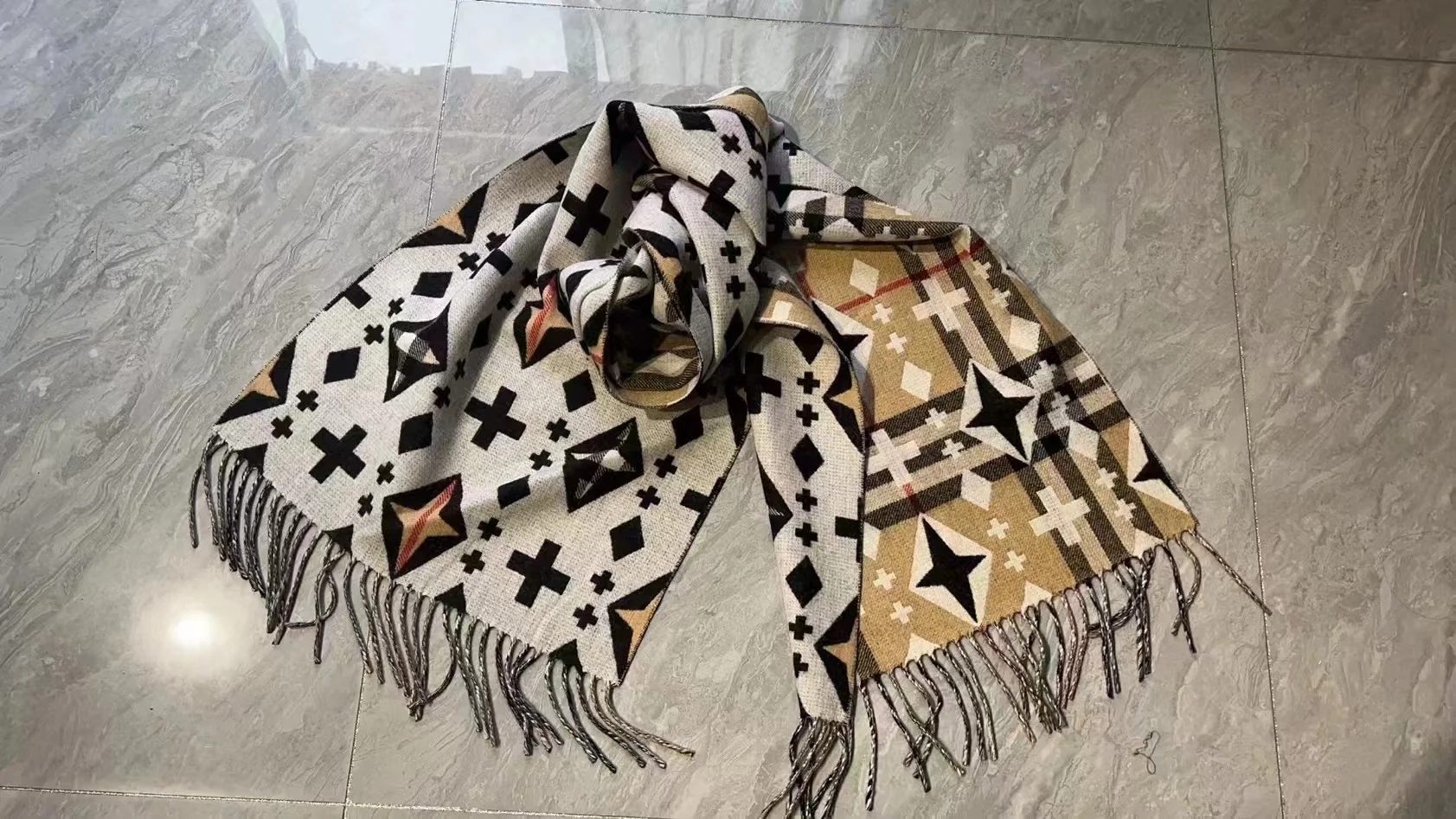 Жаккардовый шарф Burberry - 45 см - 210 см