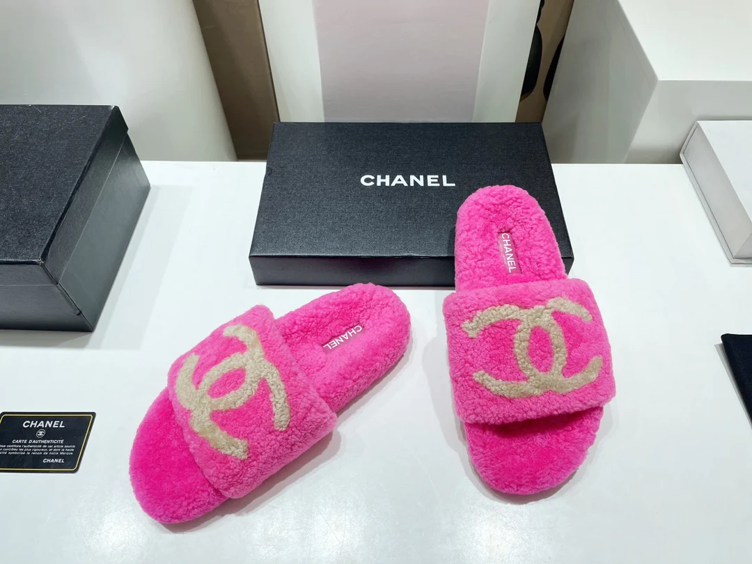 Классические осенние домашние тапочки Chanel 2022 года из овечьей шерсти, бестселлер – розовые.