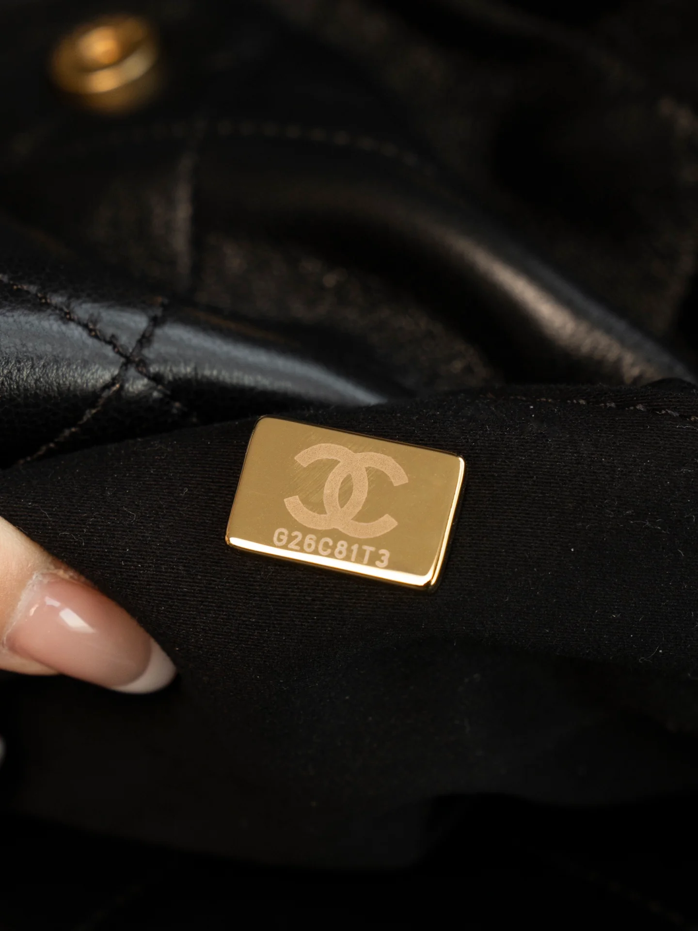 Большая сумка-шоппер Chanel 25c, черно-золотая.