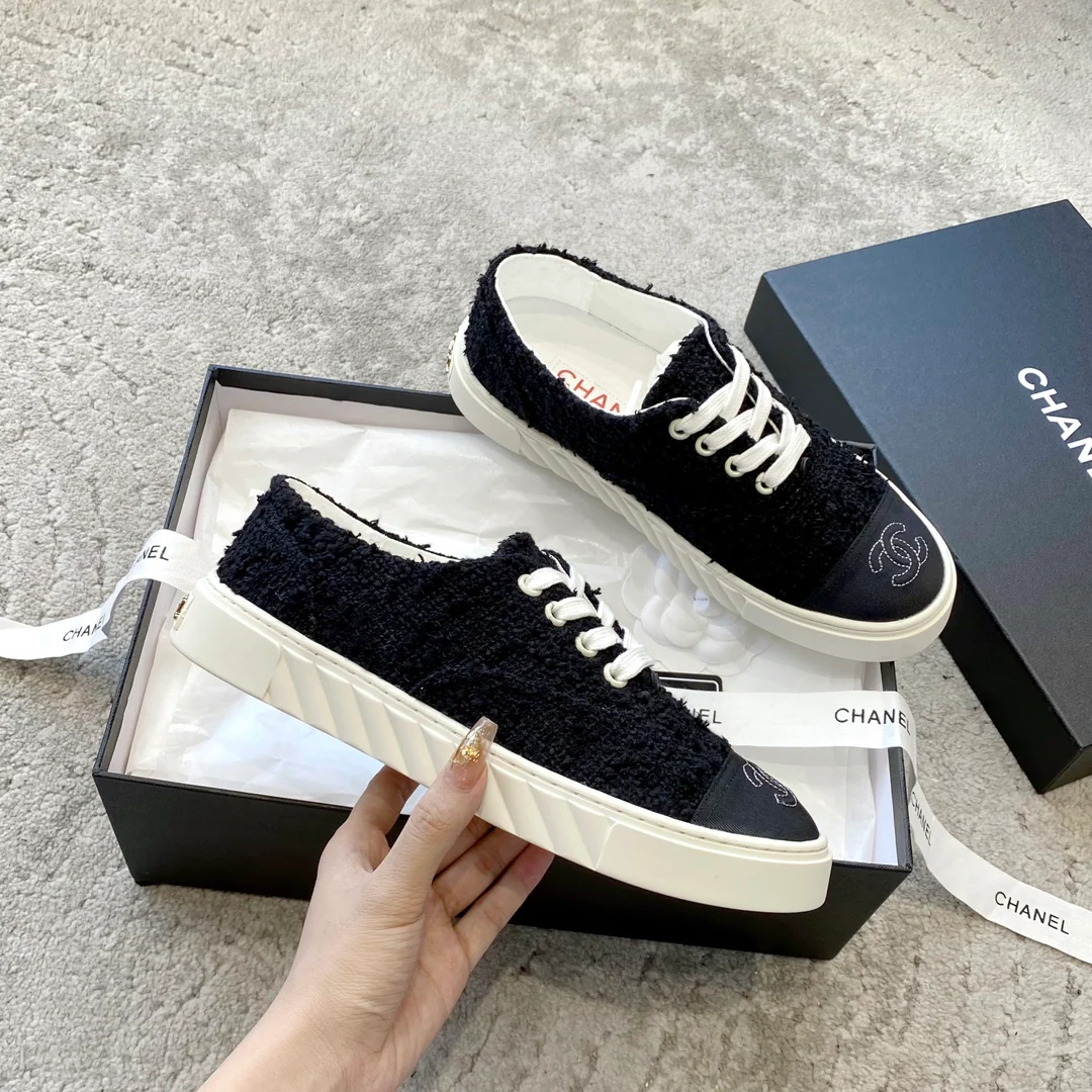 Новинка сезона весна/лето 2023 от Chanel - кеды в стиле 