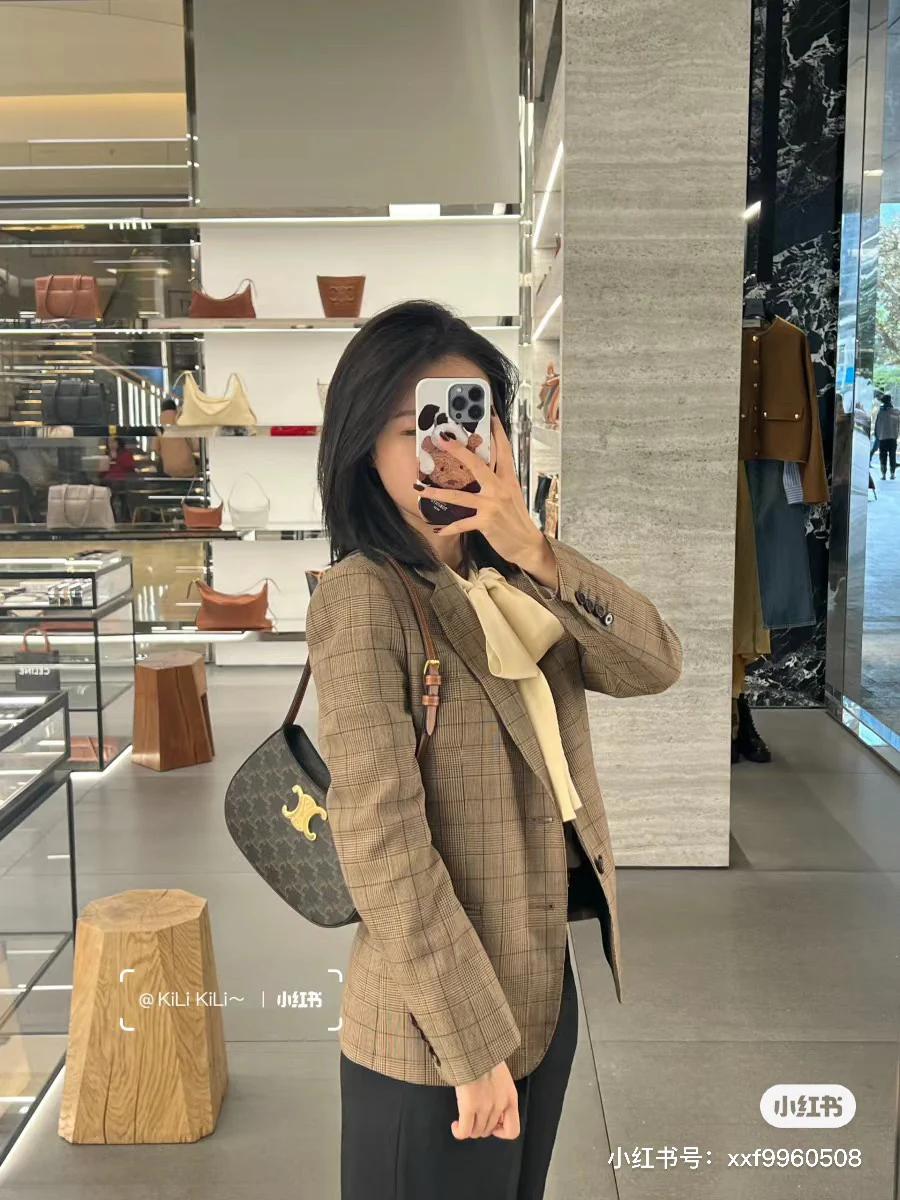 Сумка Celine Tillt - черная (подмышечная сумка)