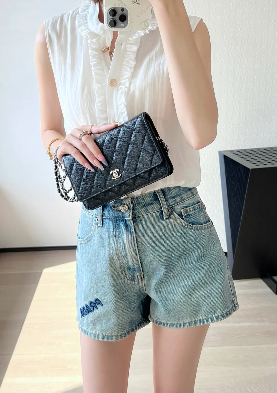 Chanel WOC Черное золото