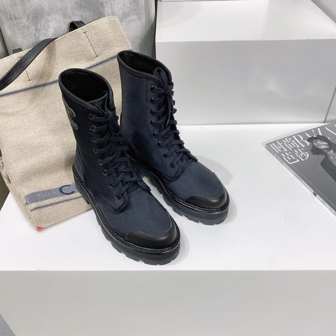 Обувь Celine - Celine - Высокие ботинки на платформе - Ботинки Dr. Martens из парусины