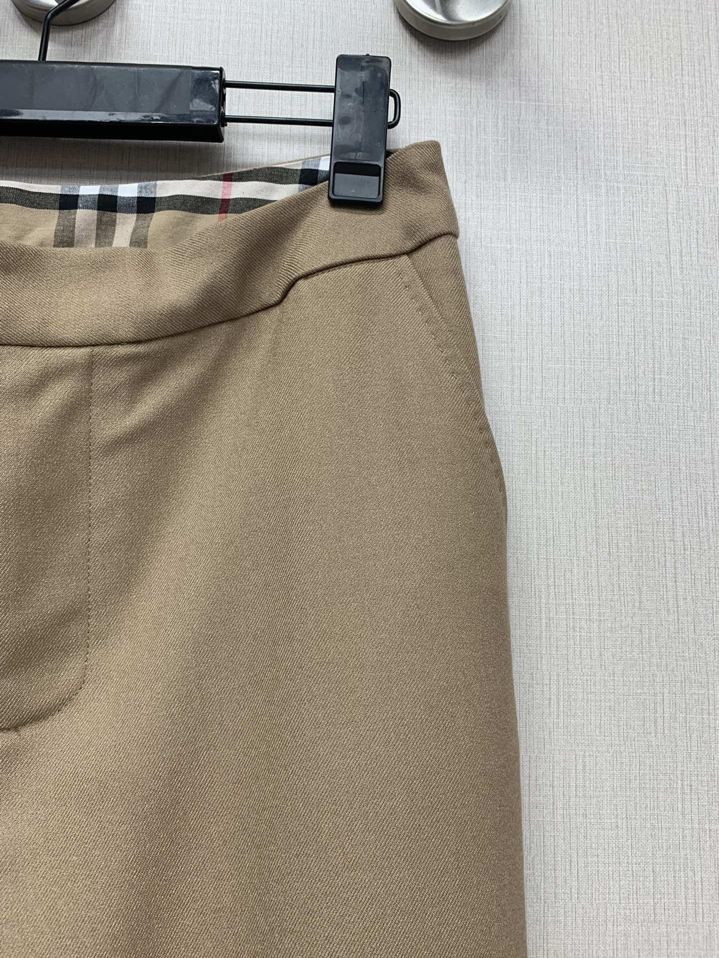 Burberry - 2403-24 Новый костюм для ранней весны - Брюки