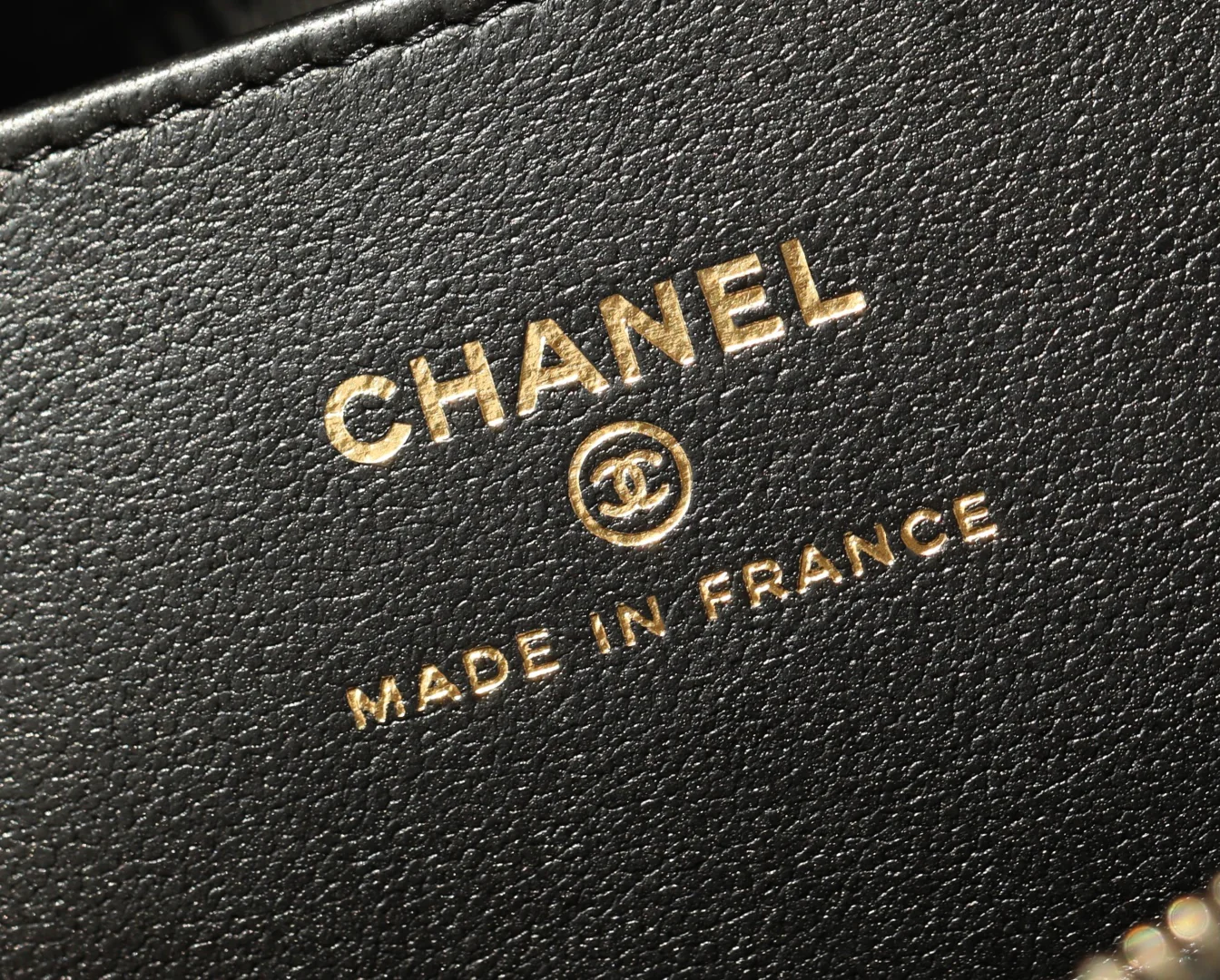 Ручка эмалированная Chanel 25 пенсов???