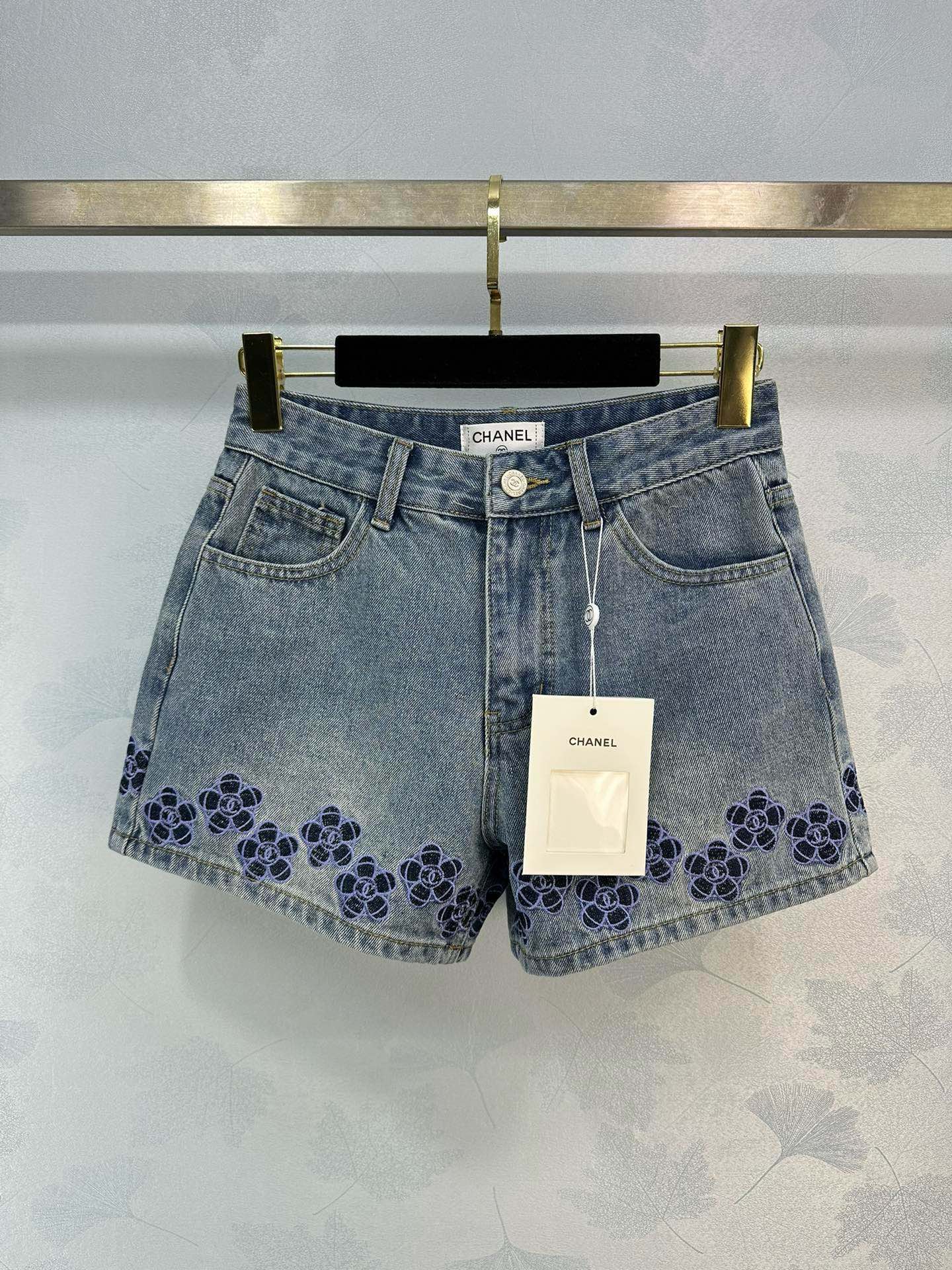 Новые летние джинсовые шорты Chanel 2403