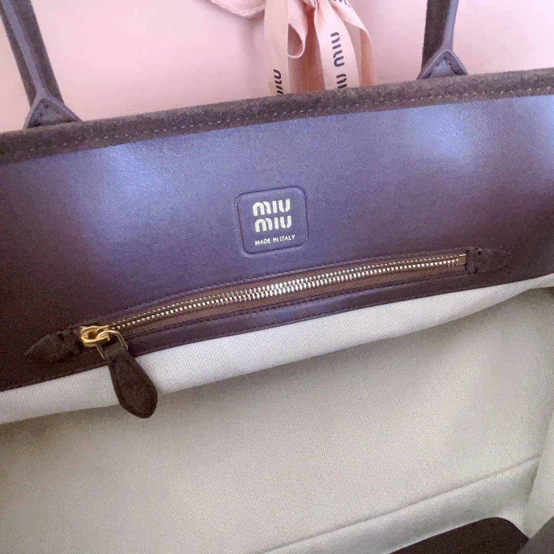 Сумка-тоут Miu Miu 5bg310 из замши - коричневая