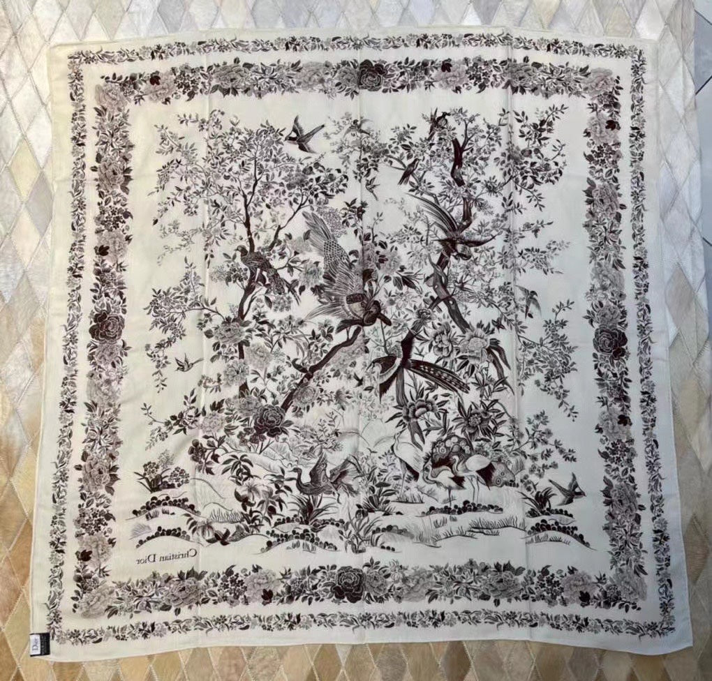 Dior — Бархатный шарф Jouiss с ручной росписью — 110–110 см — 2