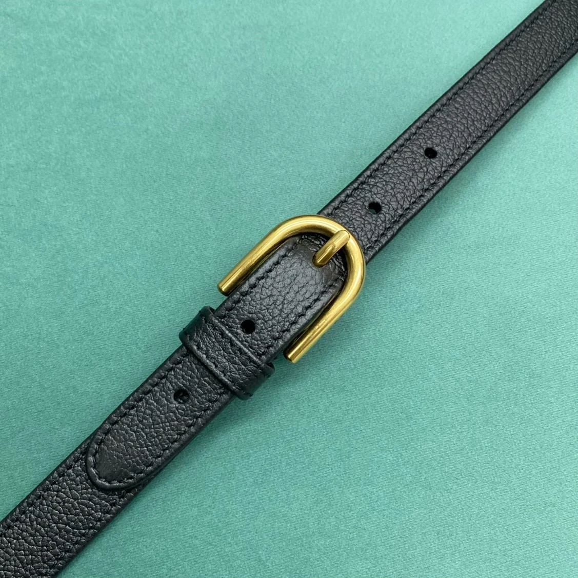 Весенняя коллекция Gucci 2023 — Сумка через плечо ?Полумесяц? — Черная