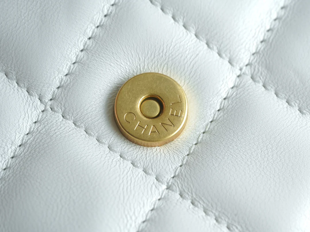 Chanel - Новая большая сумка-мессенджер Double C - Белая