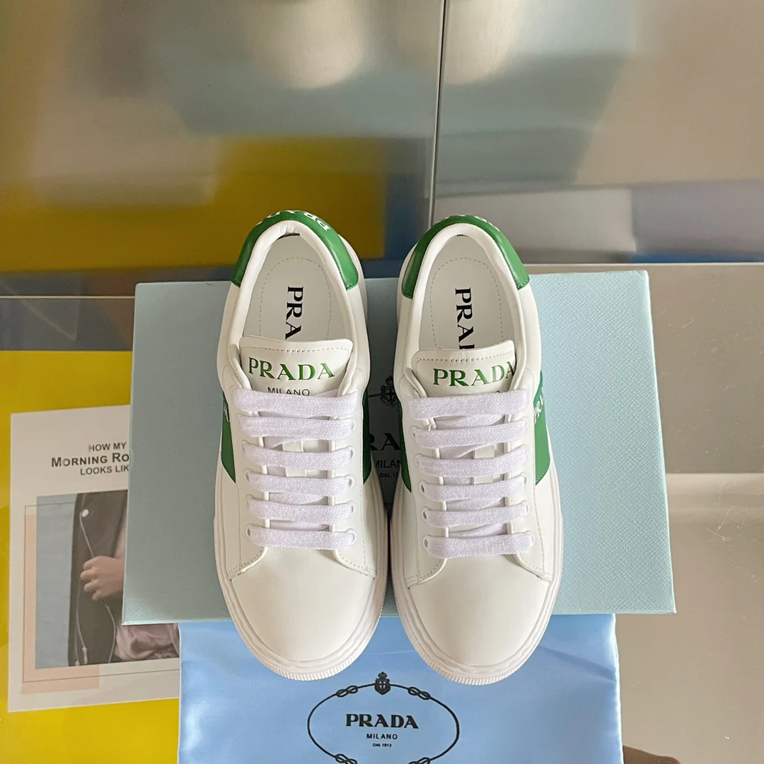 Prada, коллекция ?Ранняя весна 2022? — повседневные туфли на платформе — размер 12.