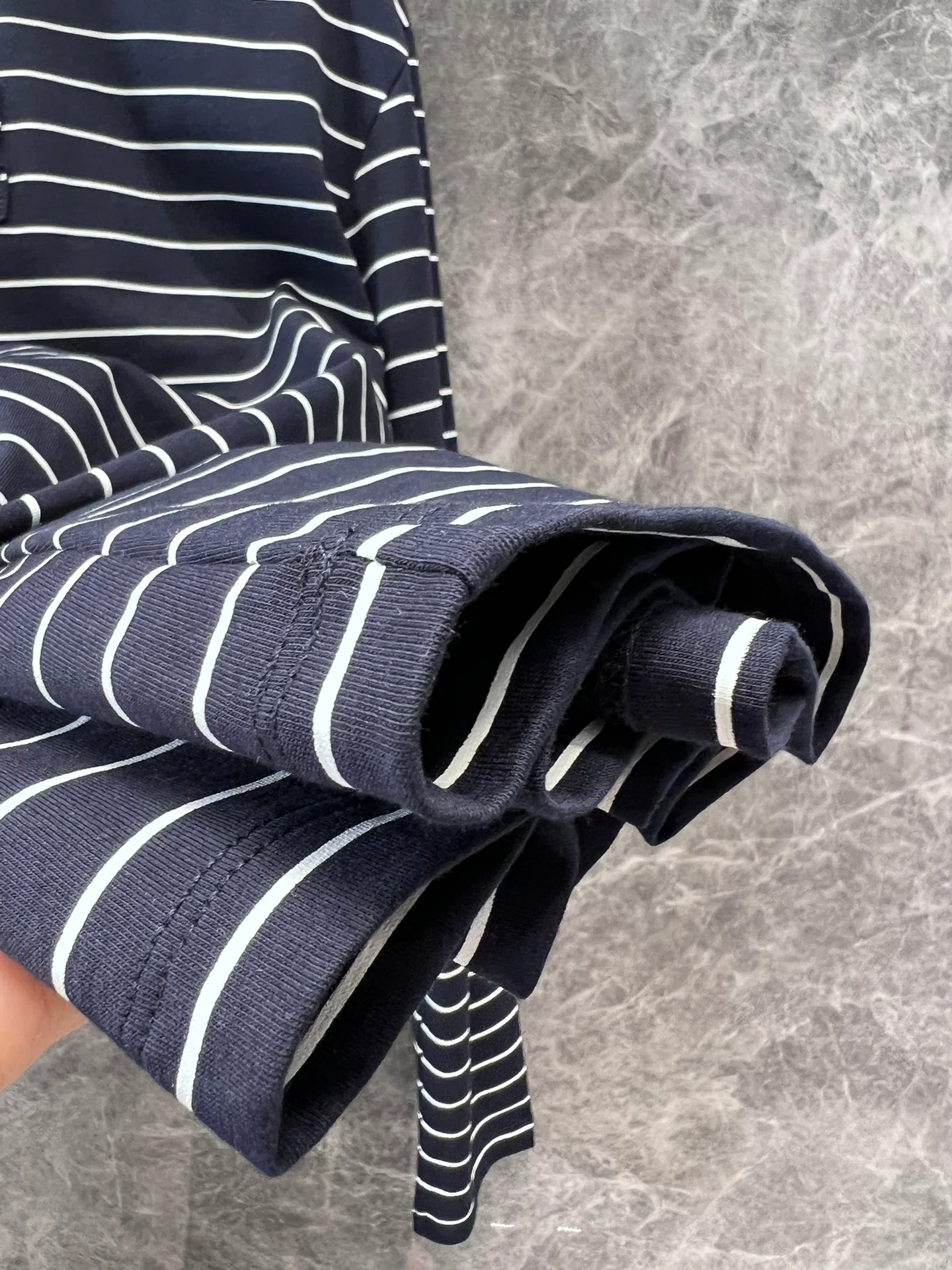 Miu Miu - 2404 - 24ss Весенне-летняя новинка - Полосатая футболка с длинным рукавом - Черная