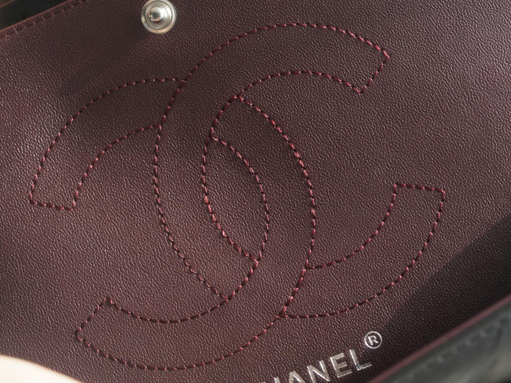 Chanel 2-55 - Черная застежка с V-образным узором - Кожа теленка, 24 см