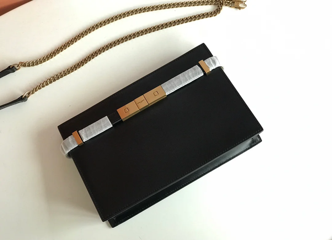 Сумка YSL Manhattan - черная, из овечьей кожи.