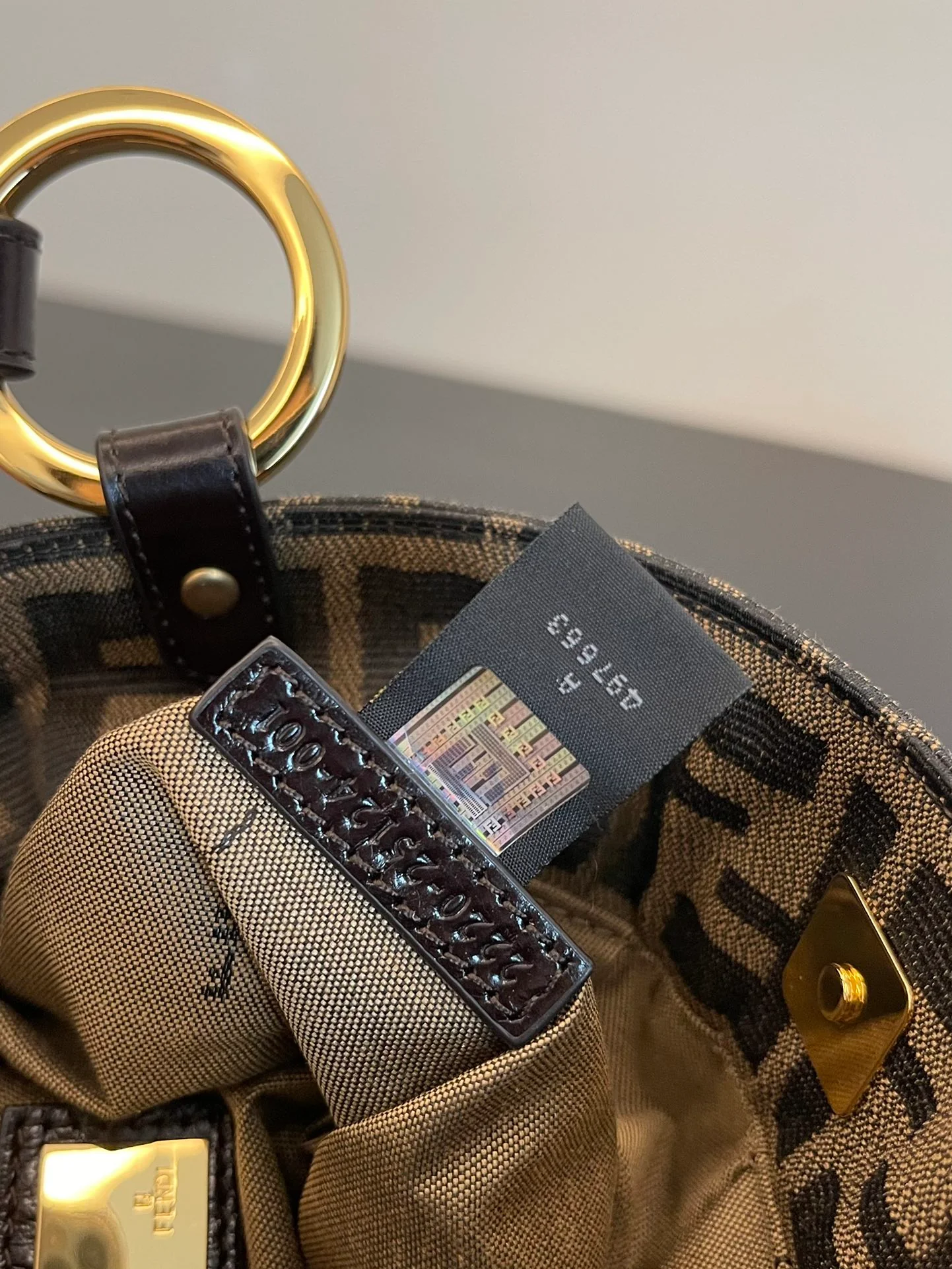 Маленькая винтажная сумка Fendi Monogram Ingot