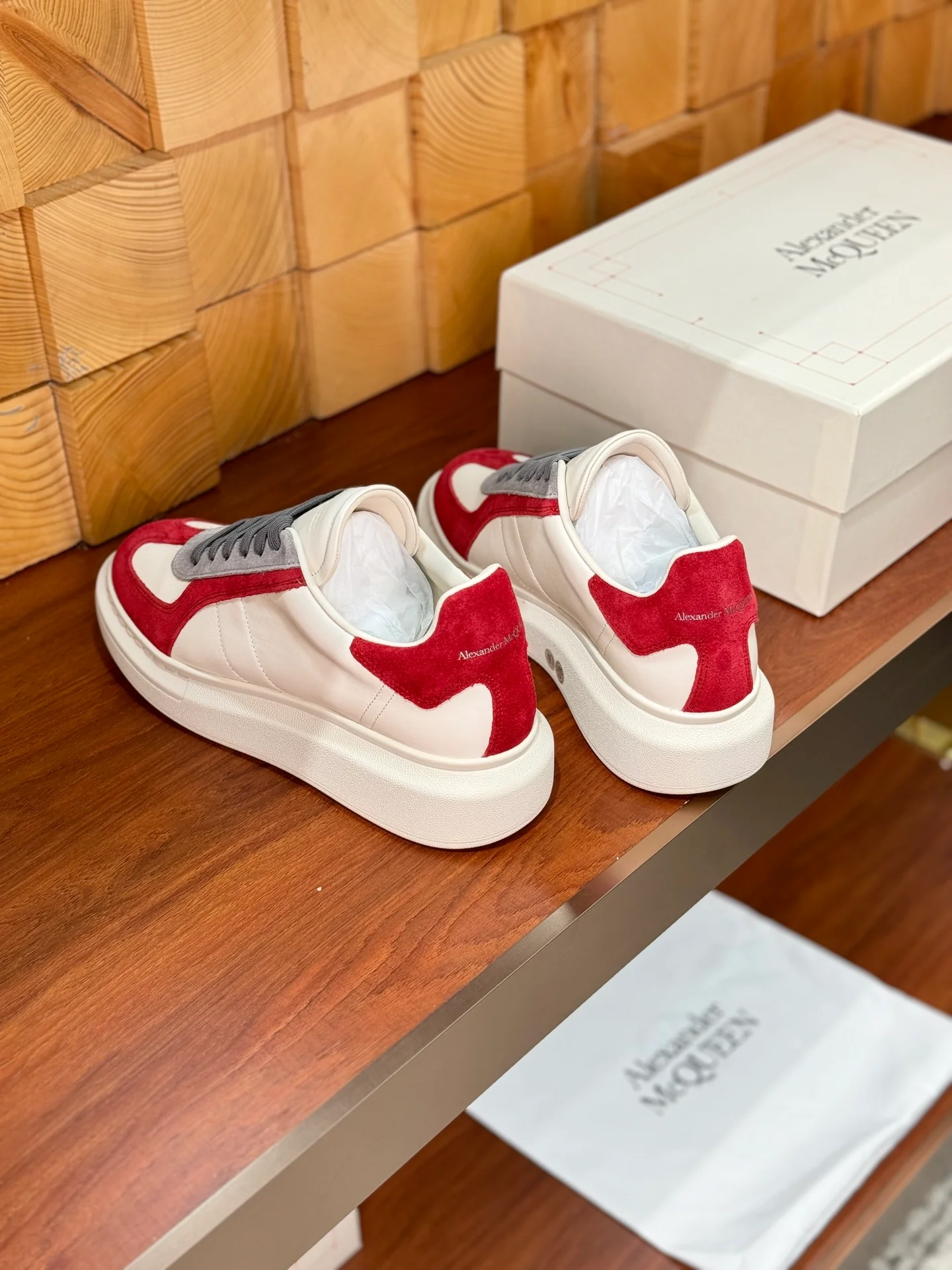 Повседневные туфли McQueen 2024 - красные