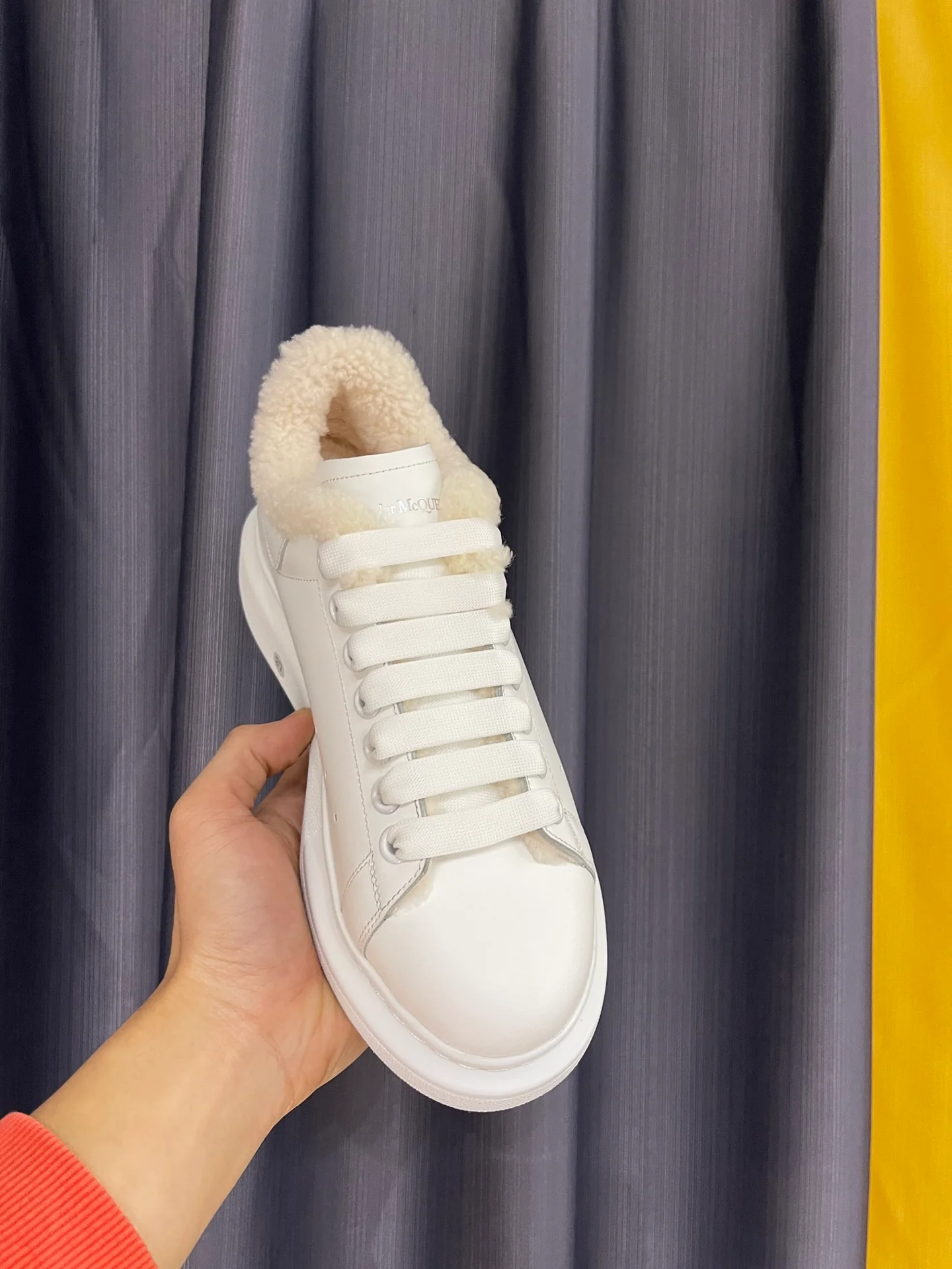 Классические белые кроссовки McQueen - Унисекс - Полностью белая кожа - Овечья шерсть - Премиум-издание - 1