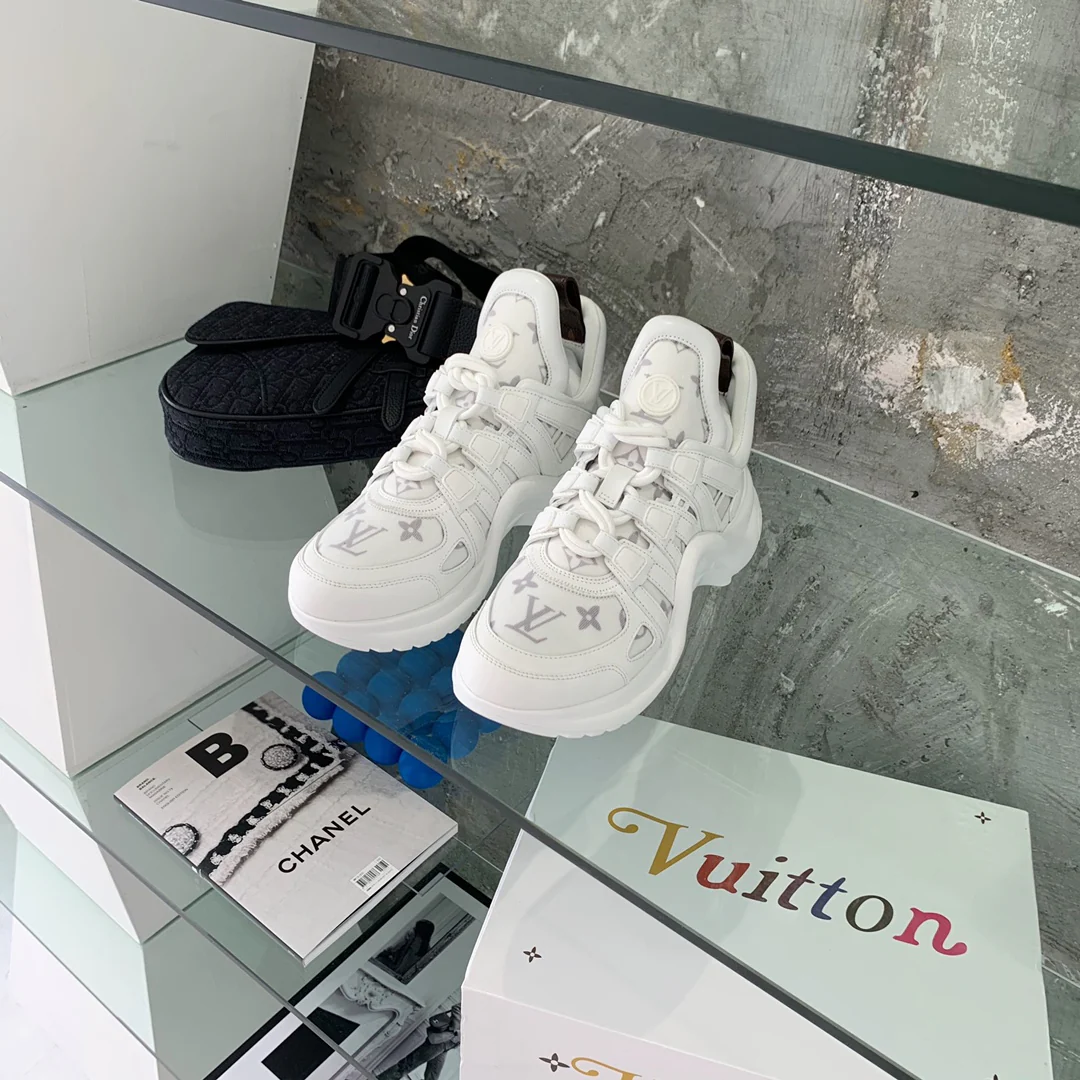 Обувь LV - массивные кроссовки LV - размер 24