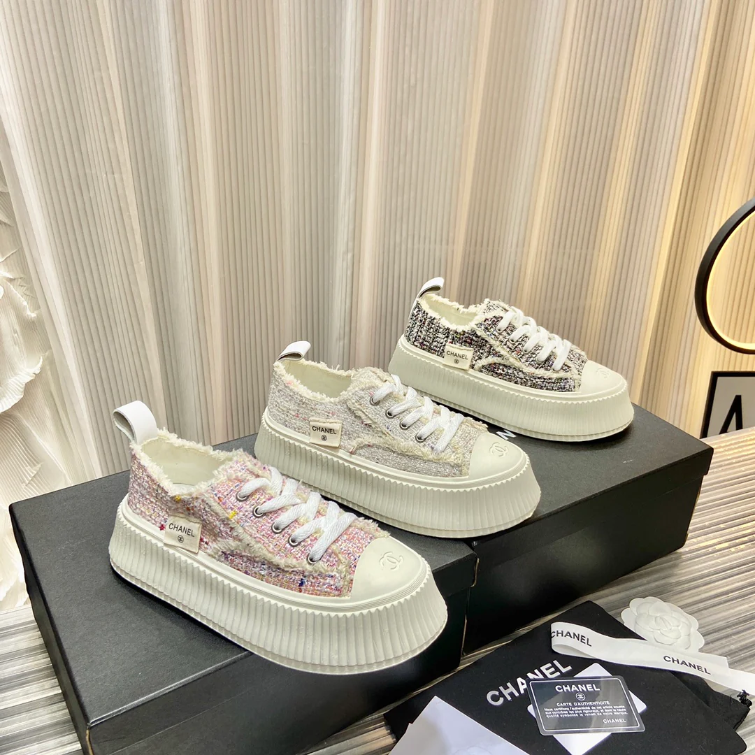 Ковшеобразные туфли на платформе от Chanel - повседневная обувь