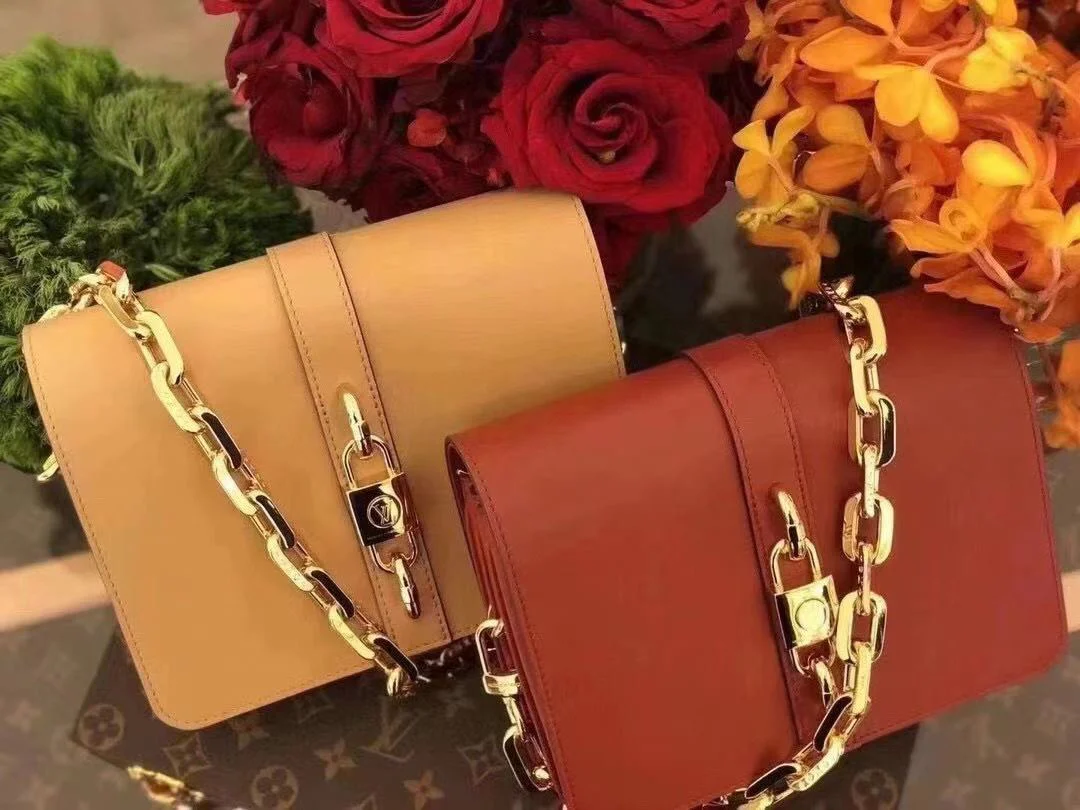 lv-m57745-camel-rendez-vous-сумочка