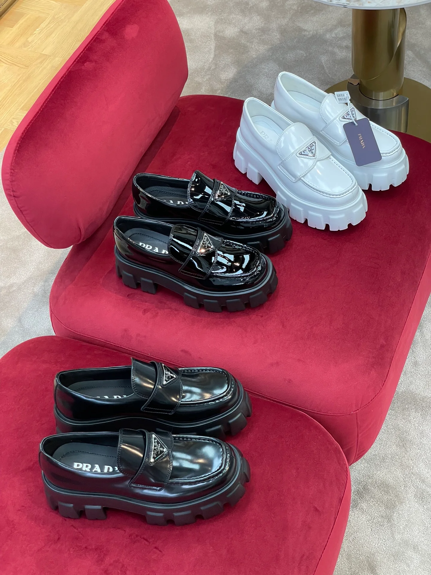 Лоферы на платформе Prada 2024 - Изображение из коллекции - 1