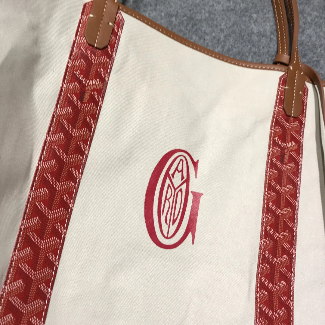 Гоярд-Сен-Луи-Пертюи-красный