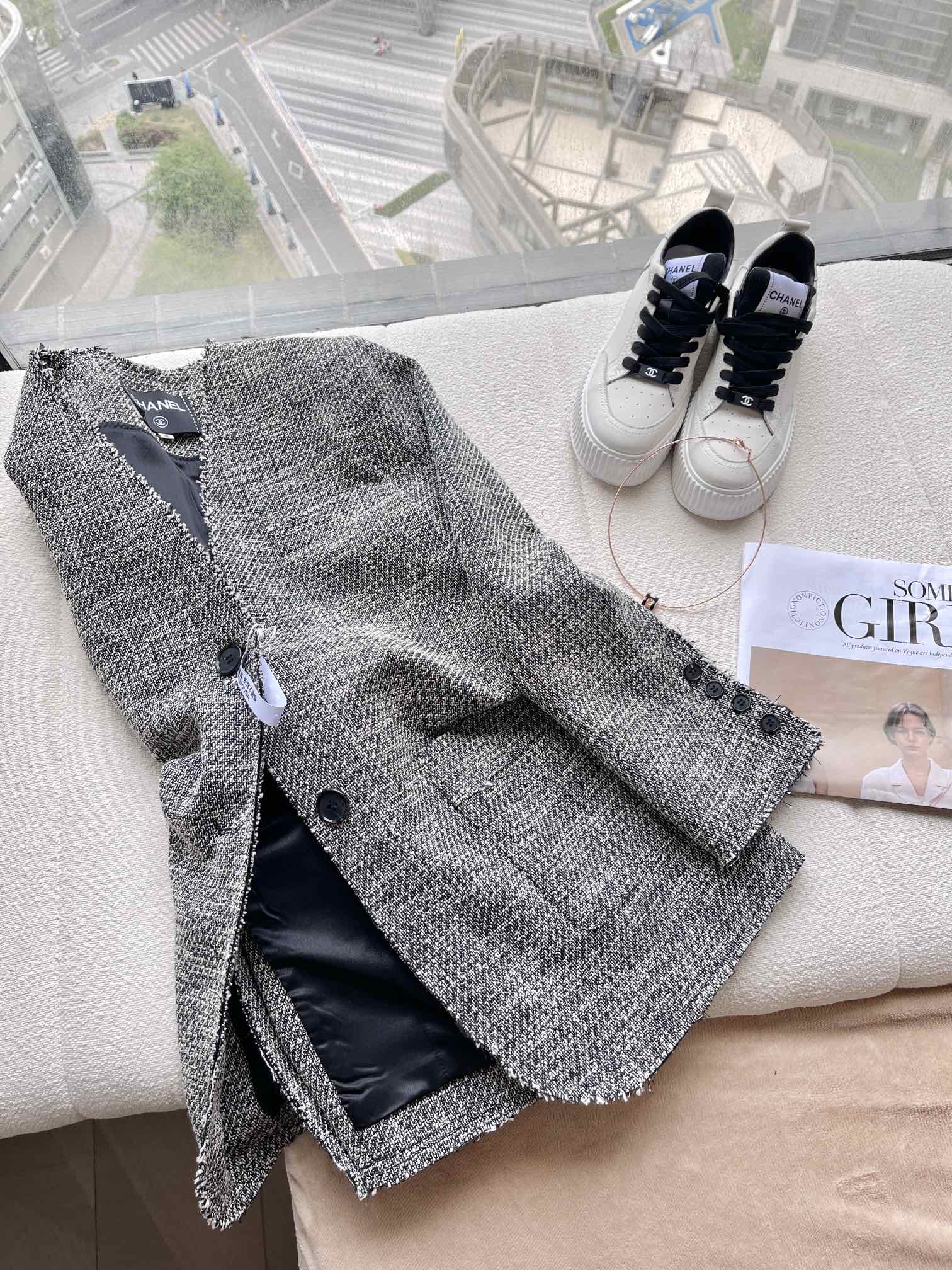 Костюм Chanel 2403 - Light Years Away