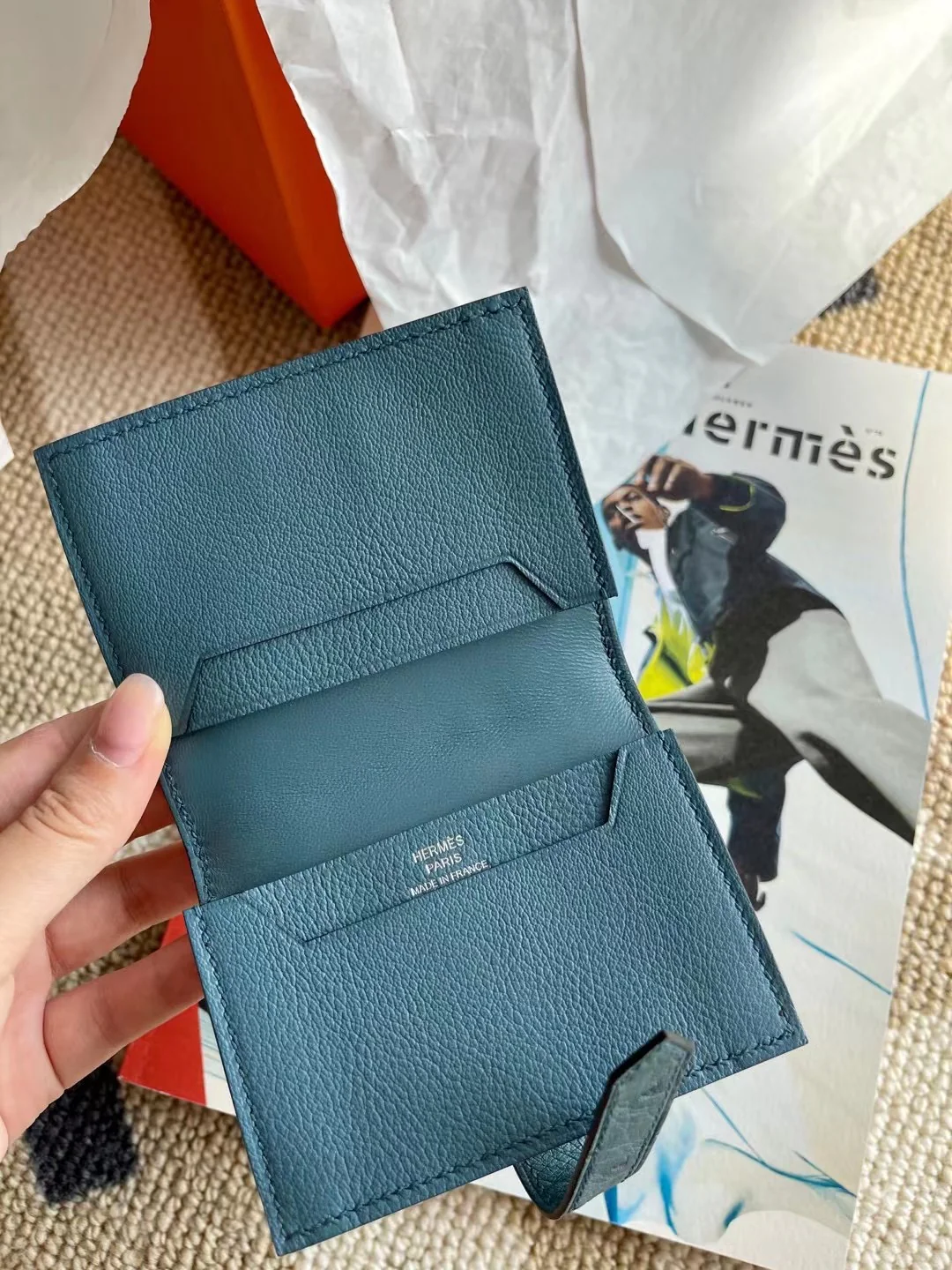 колода карт с изображением медведя Гермеса