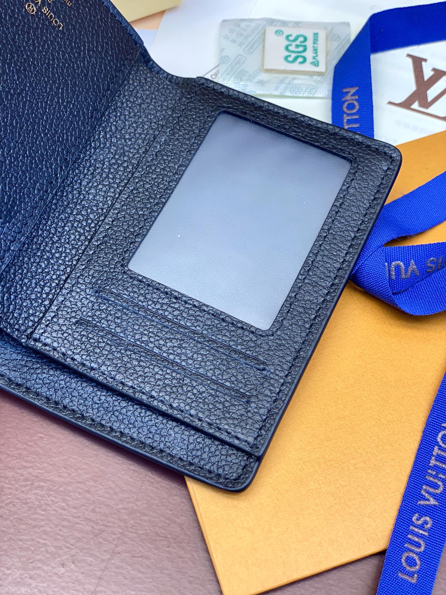 LV-m60688-Короткий кошелек-Черный