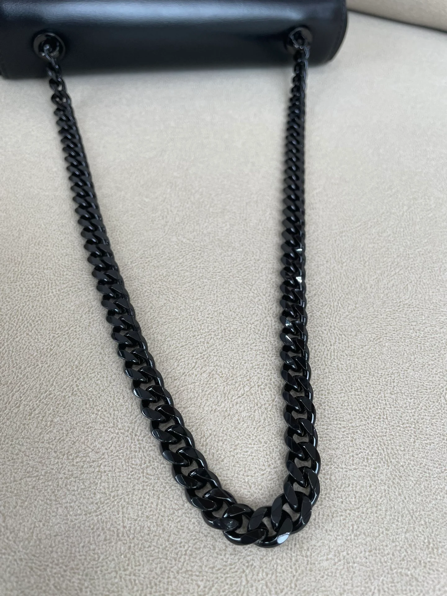 Сумка Celine Triomphe на плечо из глянцевой телячьей кожи с цепочкой - 3 шт.