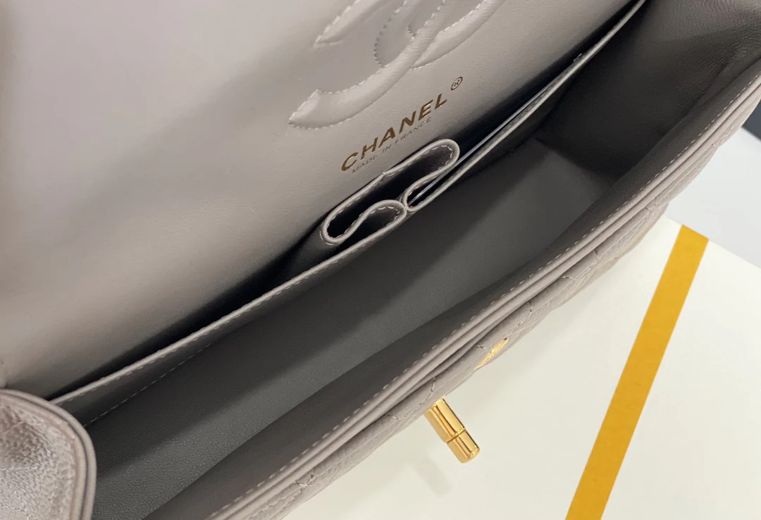 Chanel - Икра - Сумка CF - Серая с золотой фурнитурой - 25 см