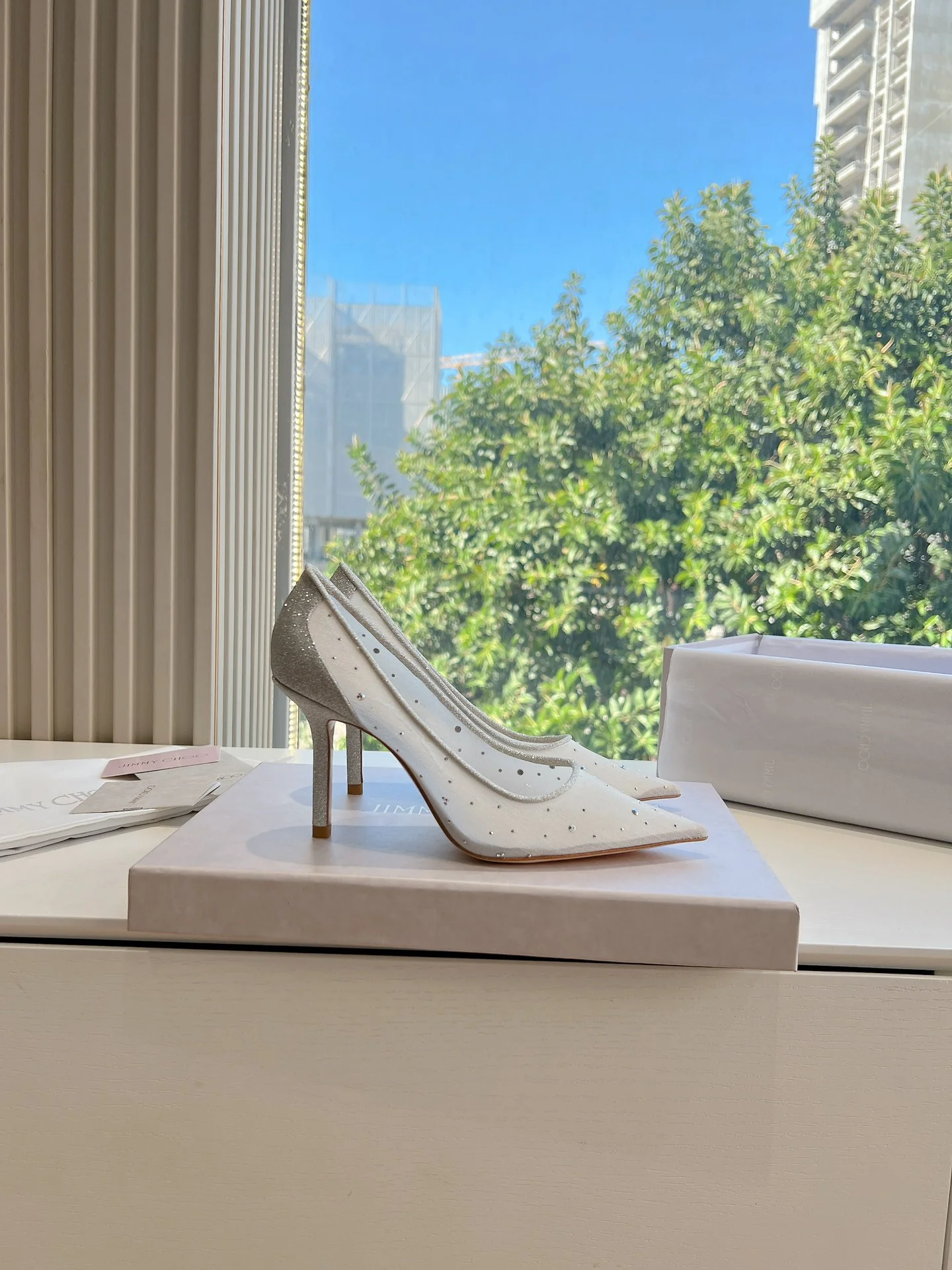 Туфли на высоком каблуке с острым носком и сетчатым верхом - Белые